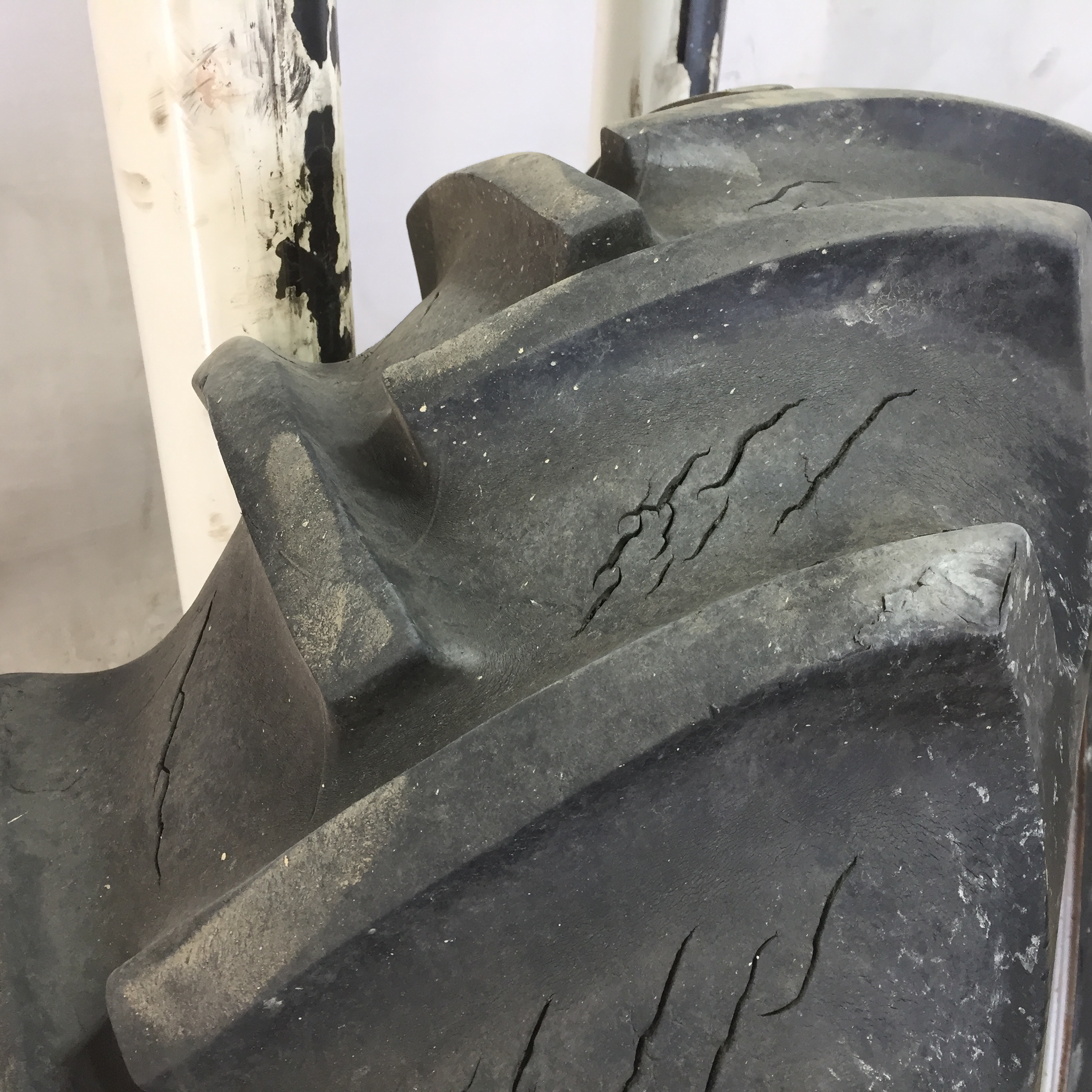 16.9/-26 Coop Super Power Plus R-1 Tire RT008126