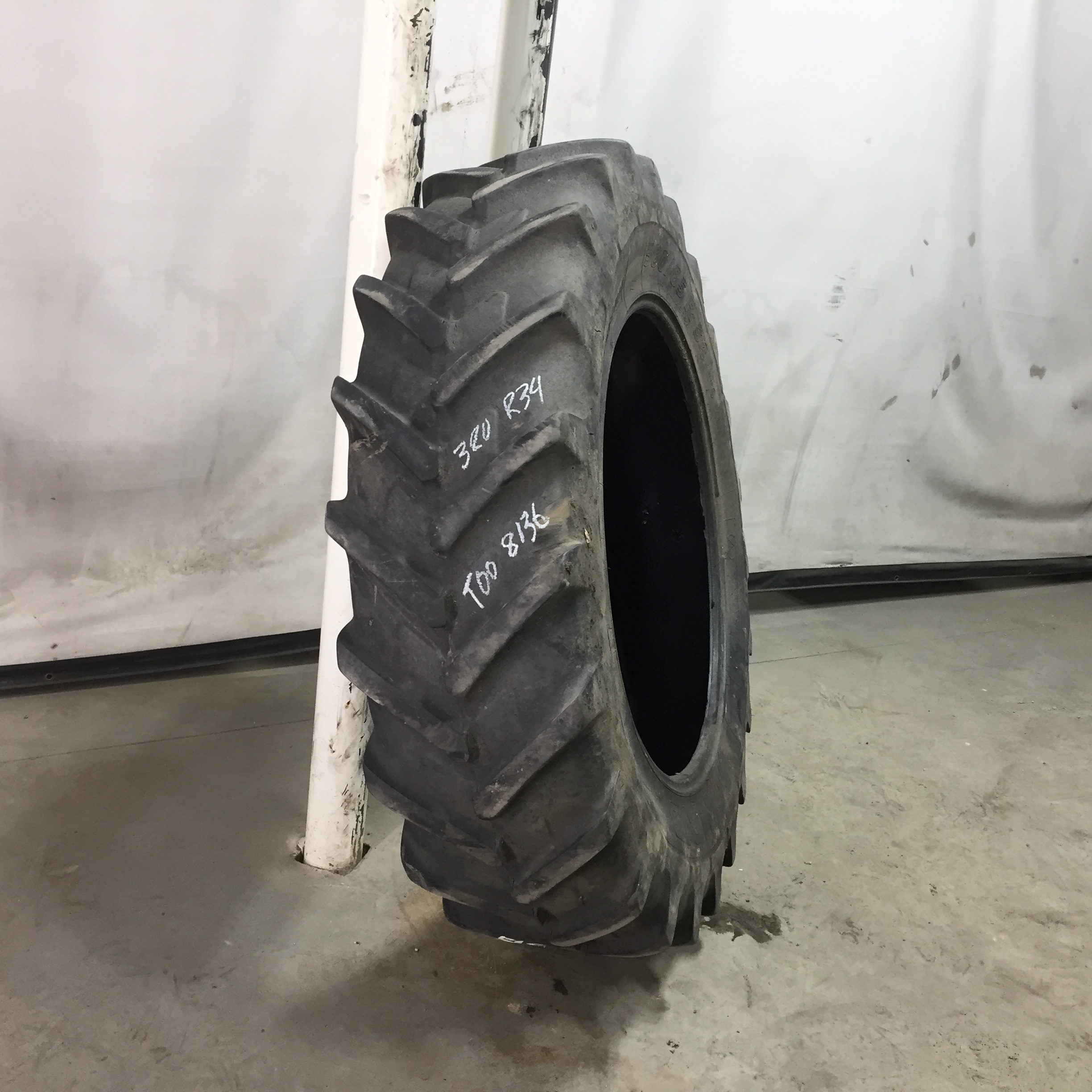 380/85R34 Michelin AgriBib R-1W Tire T008136