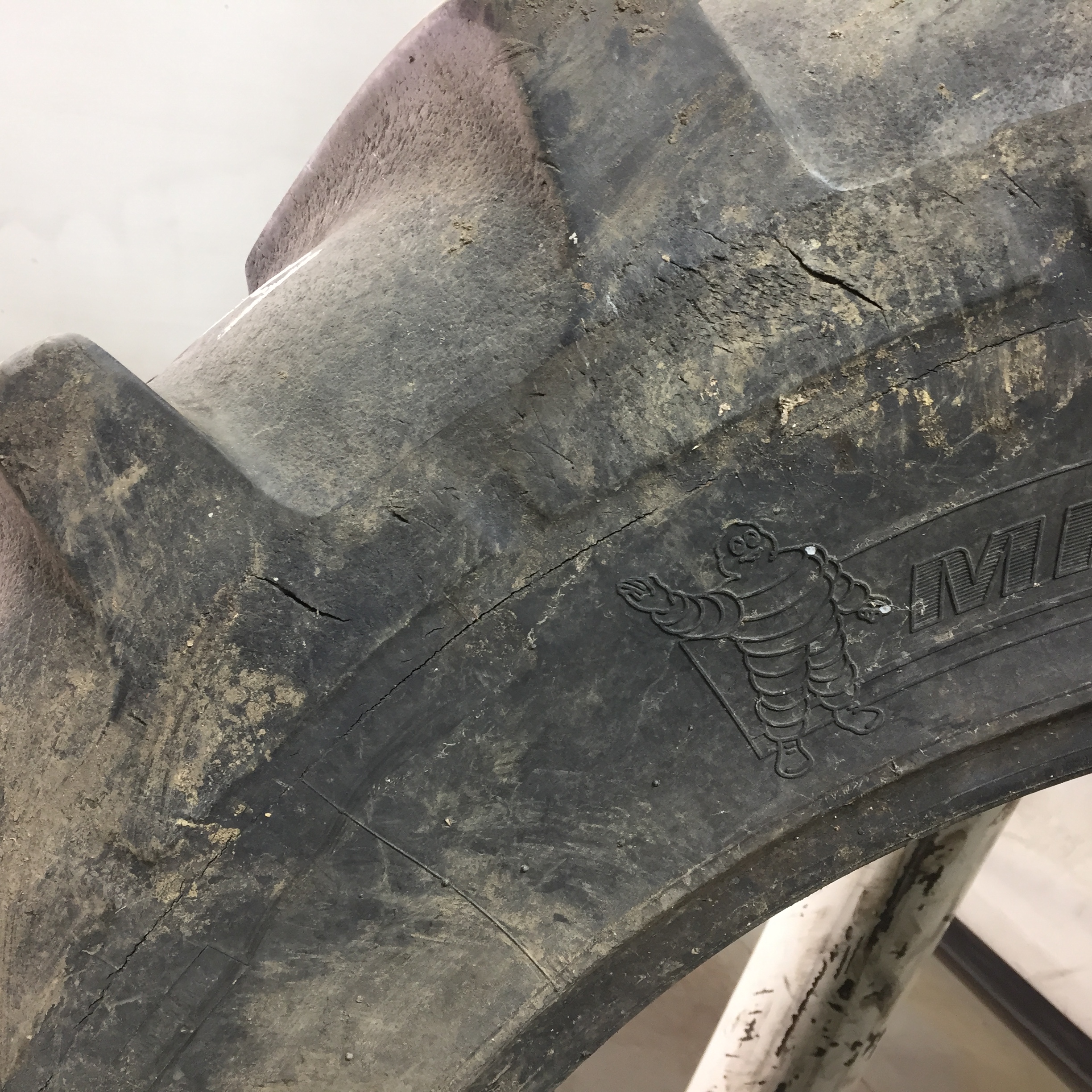 380/85R34 Michelin AgriBib R-1W Tire T008136