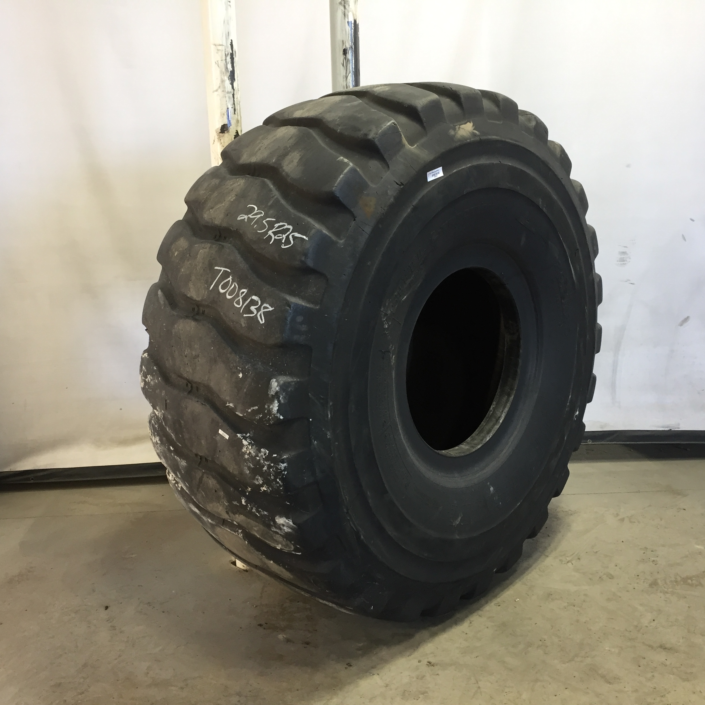 29.5/R25 Bridgestone VLT V-Steel L-Traction E-3/L-3 Tire T008138