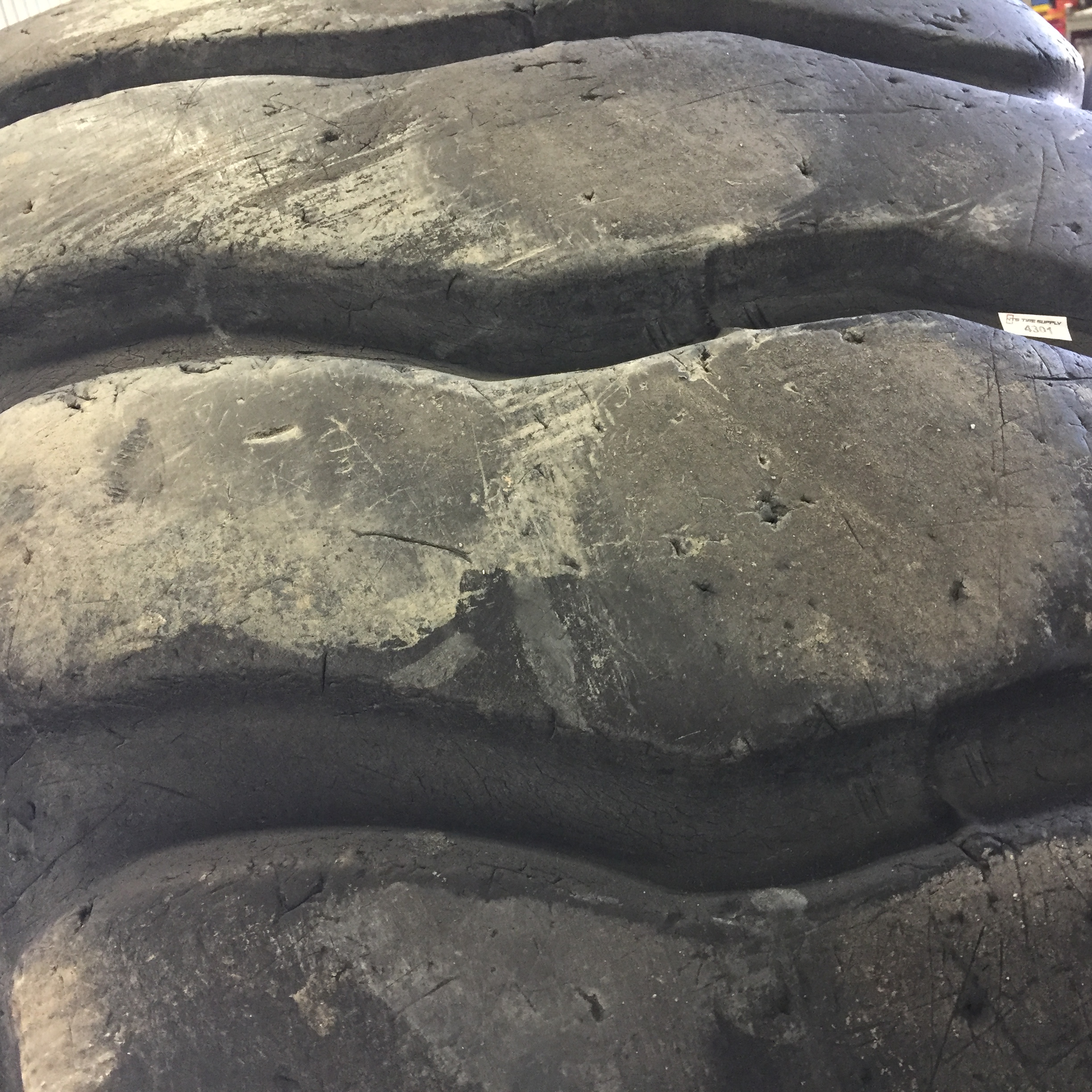29.5/R25 Bridgestone VLT V-Steel L-Traction E-3/L-3 Tire T008138