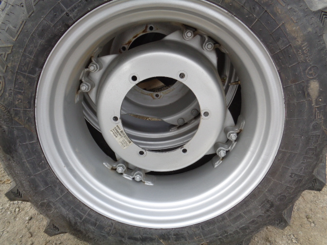 24'' Rim with Clamp/Loop Style (groups of 2 bolts) Rim Center WT003747CTR