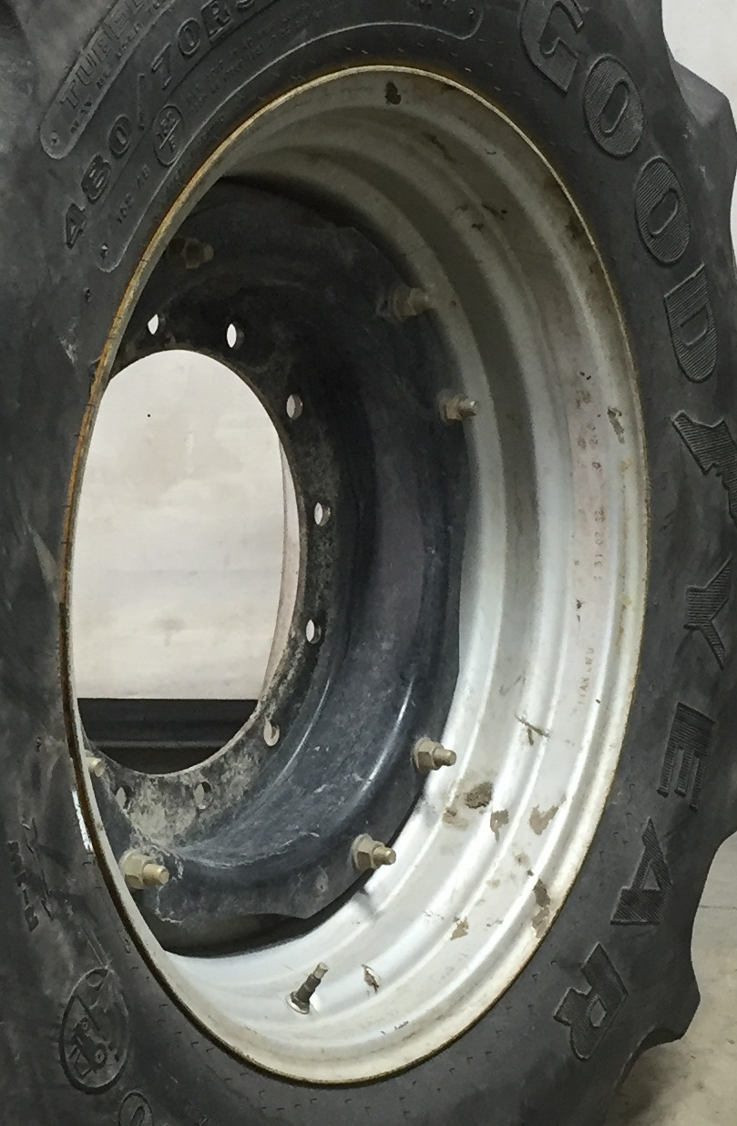 28''-30'' Waffle Wheel (Groups of 2 bolts) Rim Center WT008147CTR