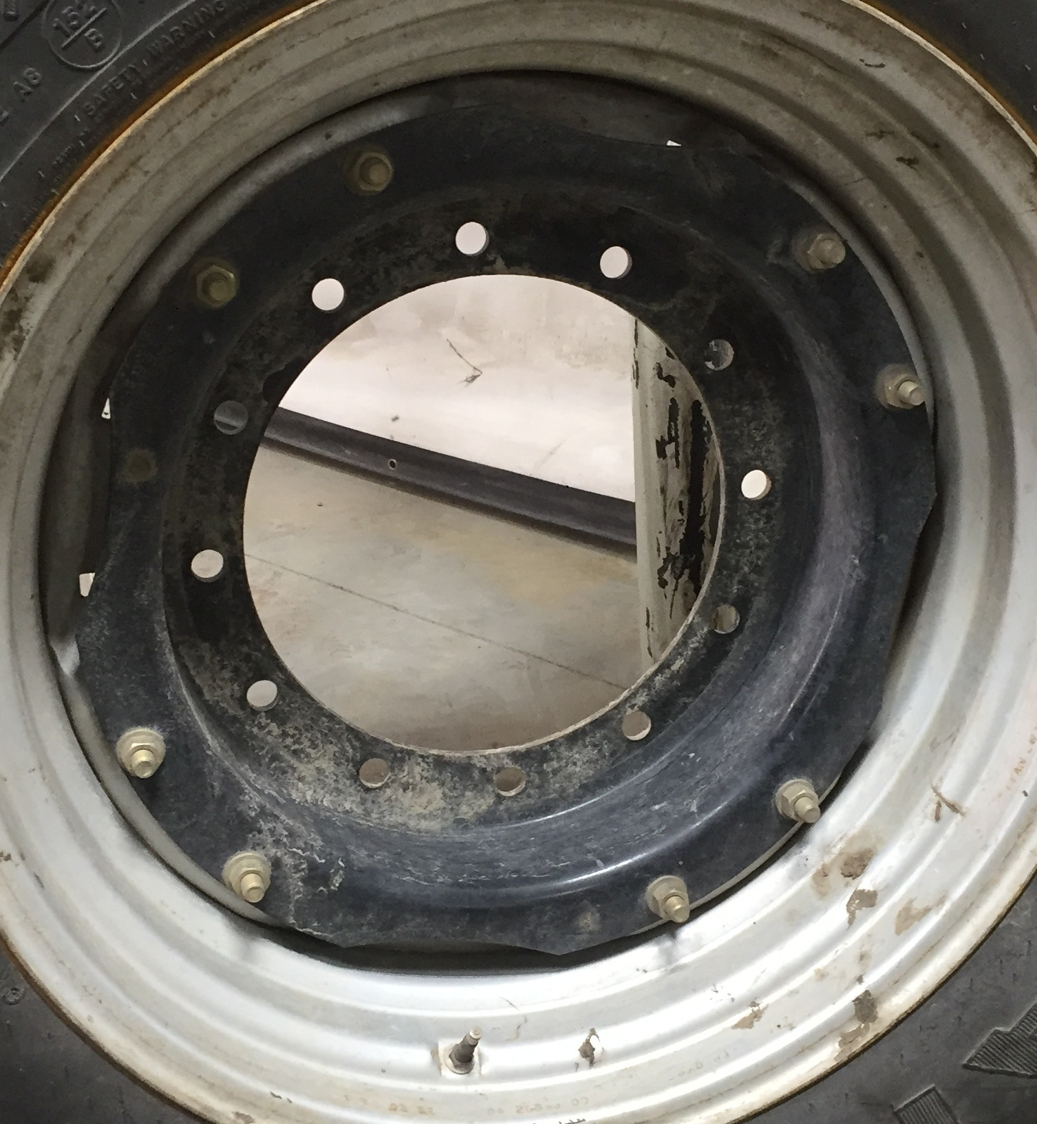 28''-30'' Waffle Wheel (Groups of 2 bolts) Rim Center WT008147CTR