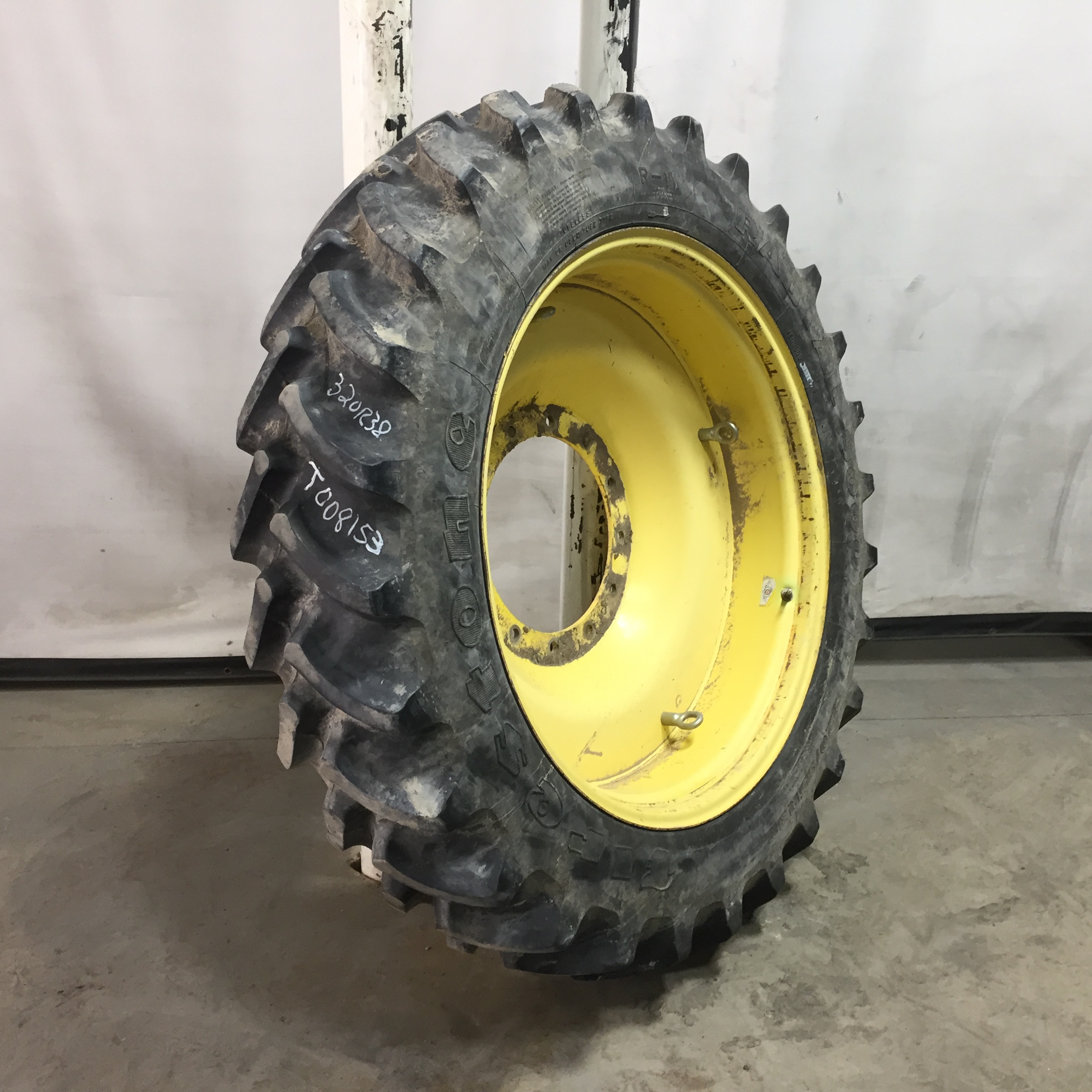 320/85R38 Firestone Radial 9000 R-1W Tire-Wheel Assembly T008153