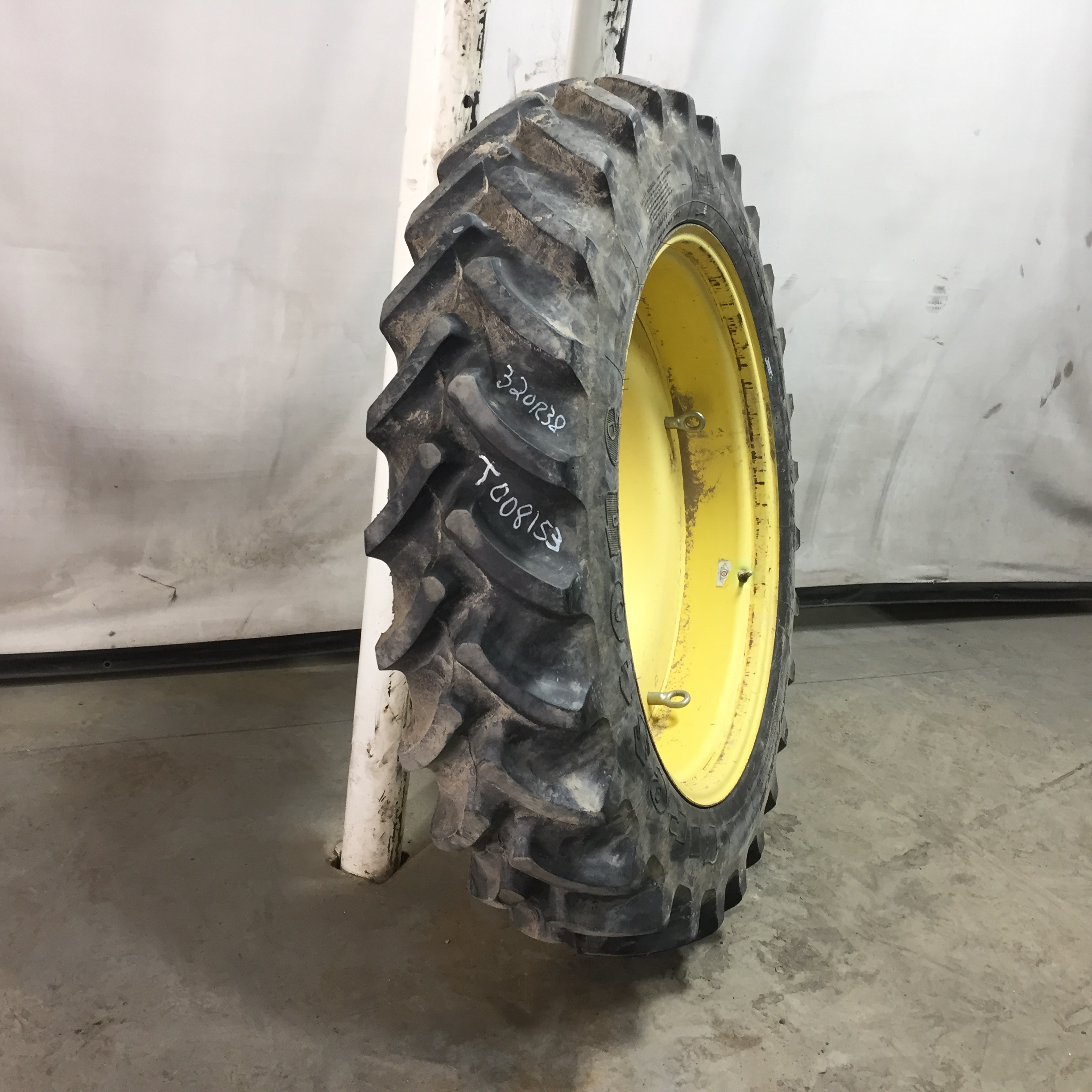 320/85R38 Firestone Radial 9000 R-1W Tire-Wheel Assembly T008153