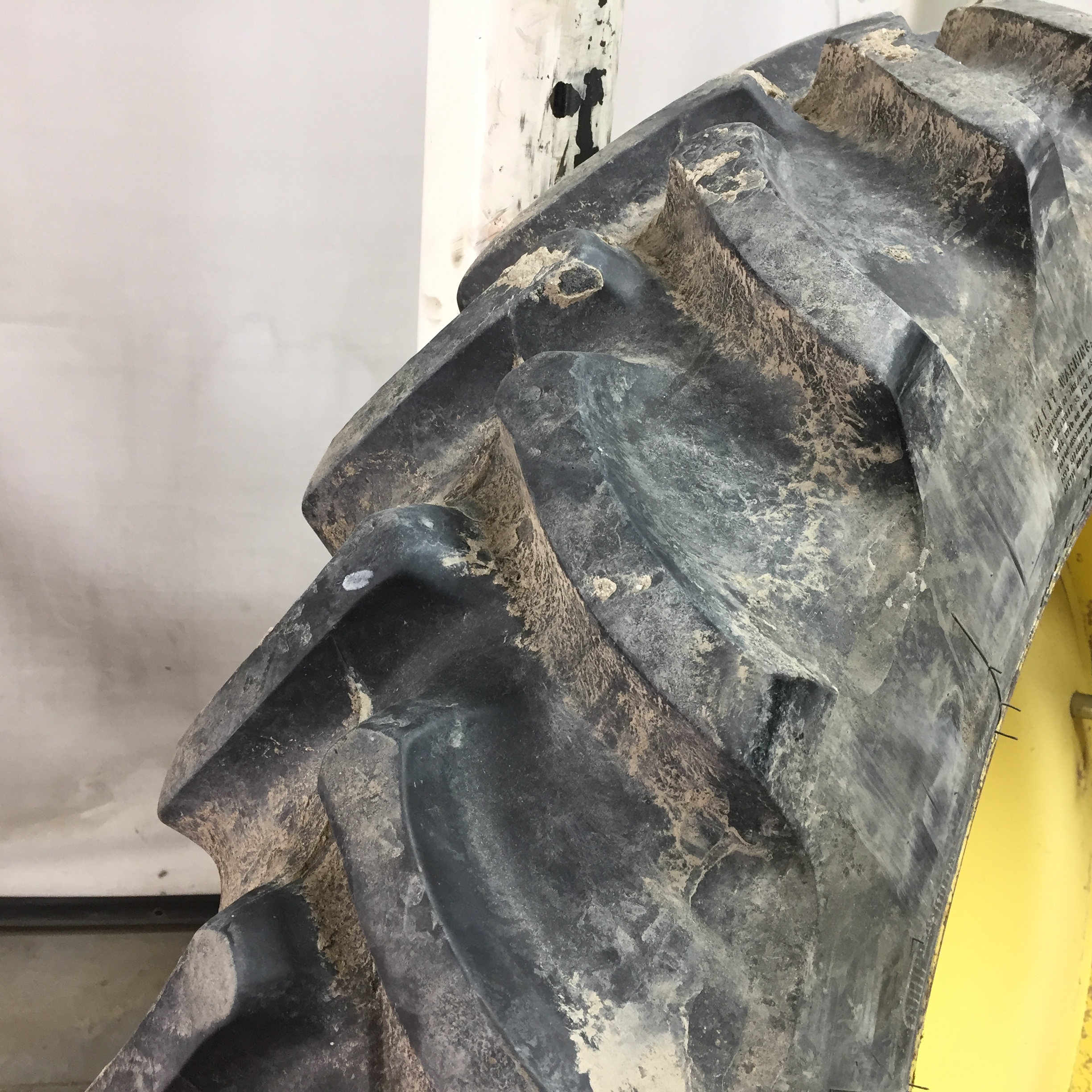 320/85R38 Firestone Radial 9000 R-1W Tire-Wheel Assembly T008153