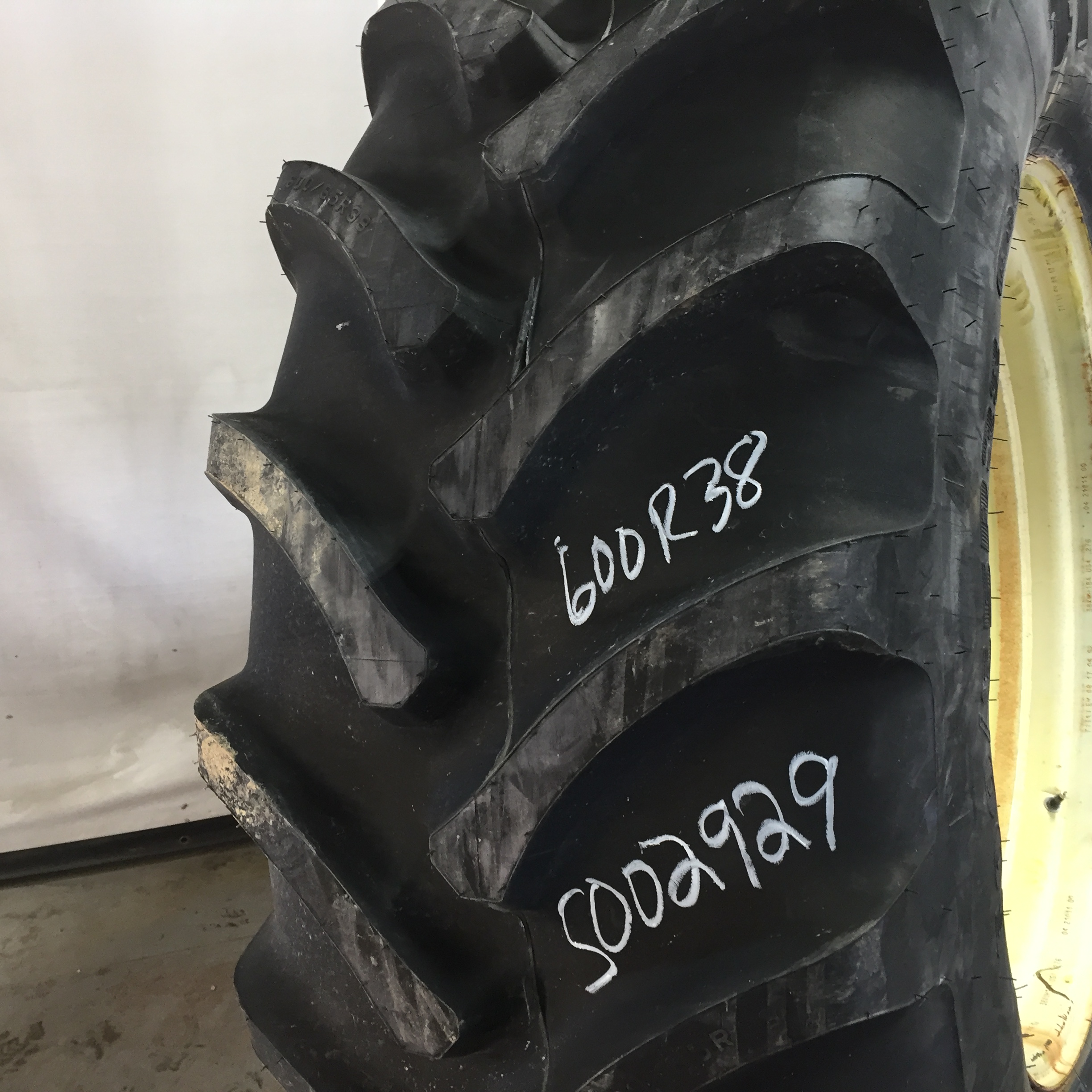 600/65R38 Firestone Radial 9000 R-1W Tire-Wheel Assembly S002929