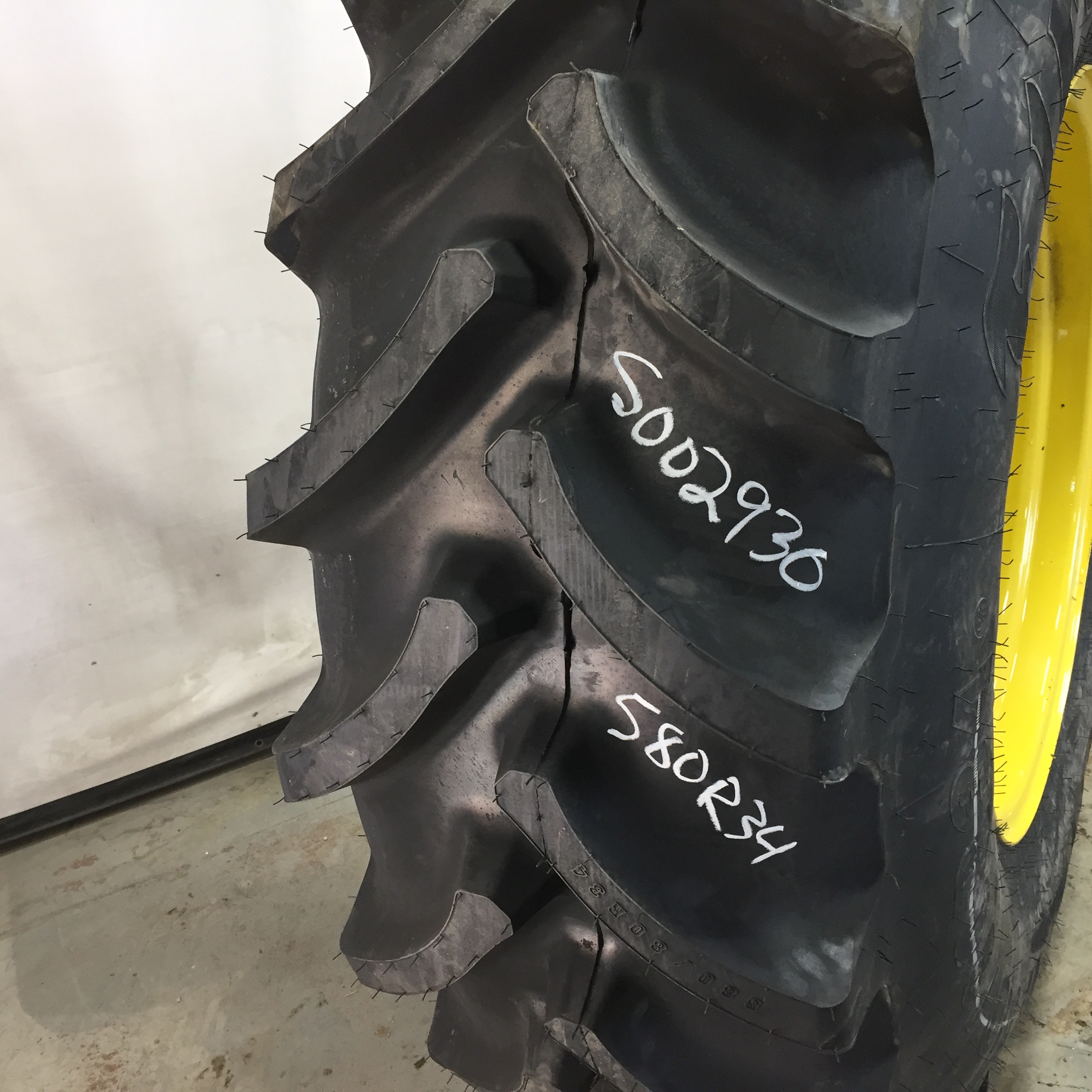 580/80R34 Firestone Radial All Traction DT R-1W Tire RS002930