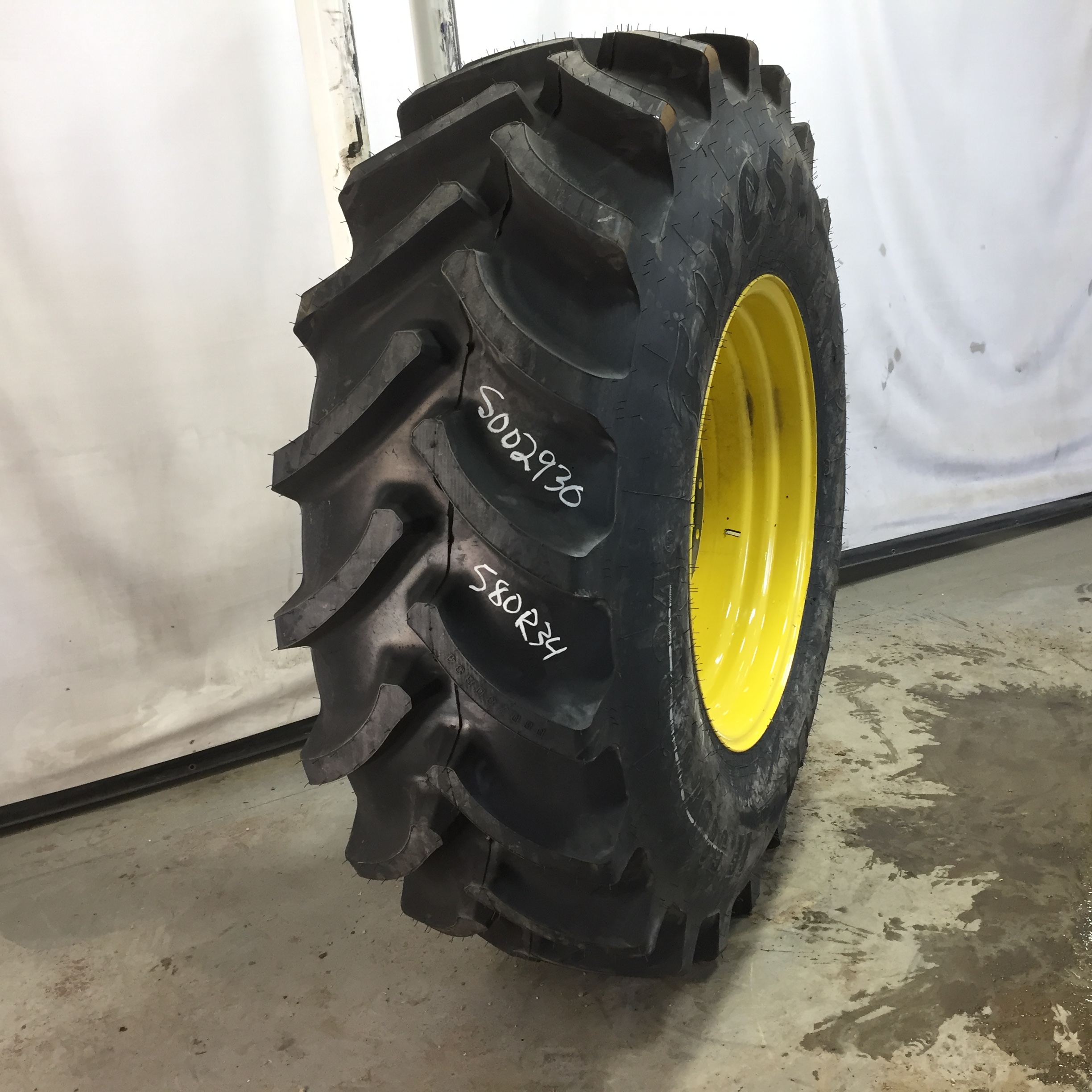 580/80R34 Firestone Radial All Traction DT R-1W Tire RS002930