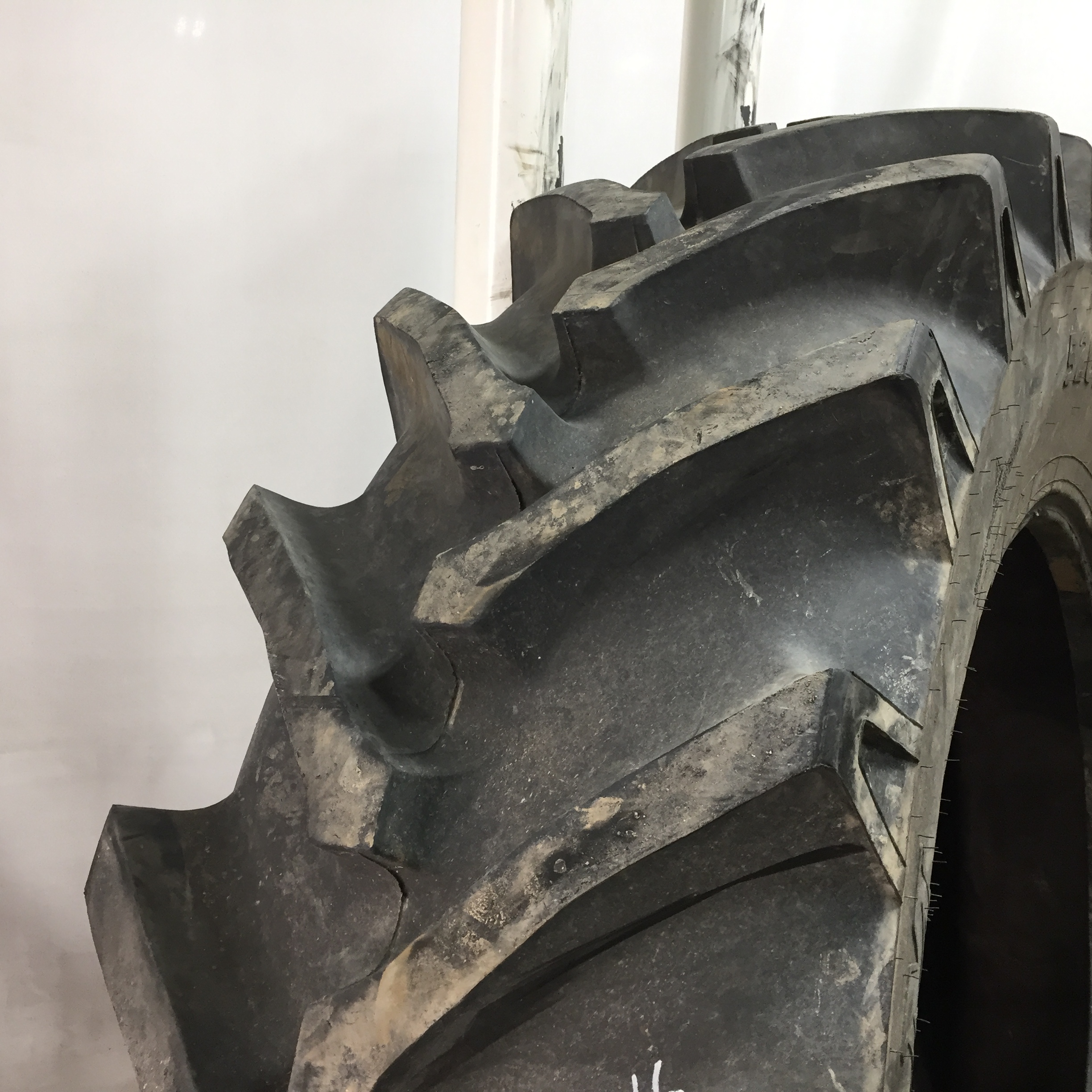 520/85R46 Titan Farm AG49M Radial R-1W Tire S002947