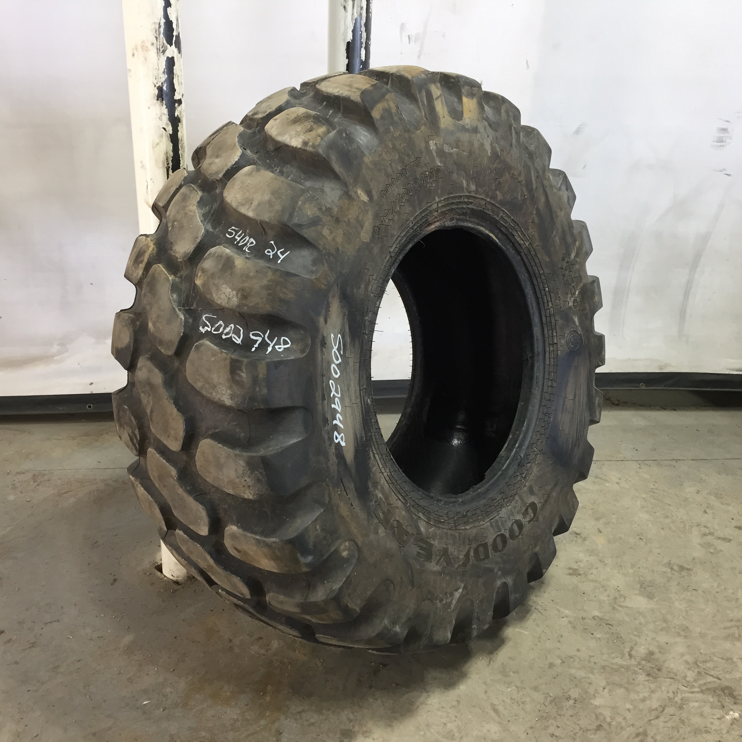 540/70R24 Goodyear Farm Radial IT530 R-4 Tire S002948