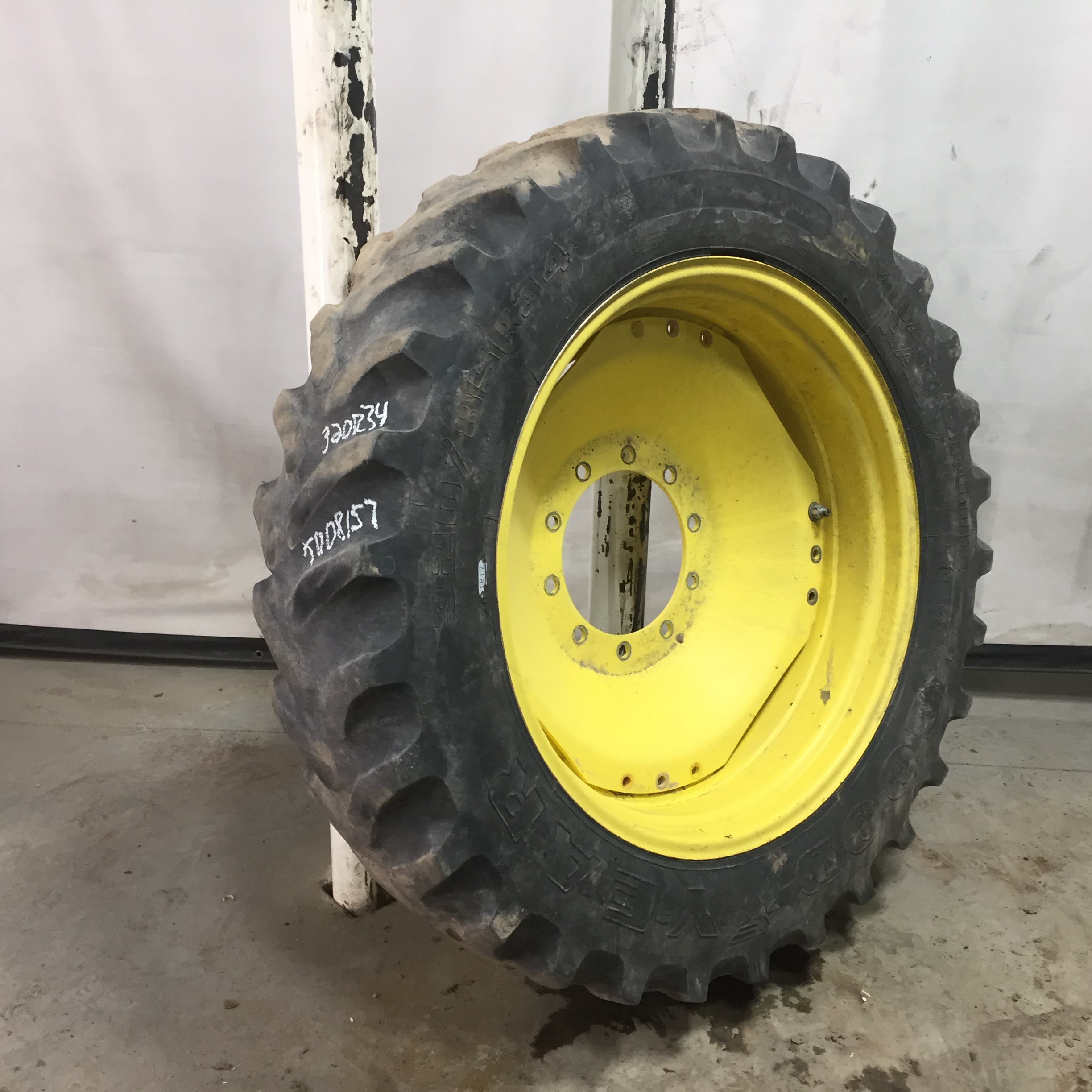 320/85R34 Goodyear Farm Dyna Torque Radial FWA R-1 Tire RT008157