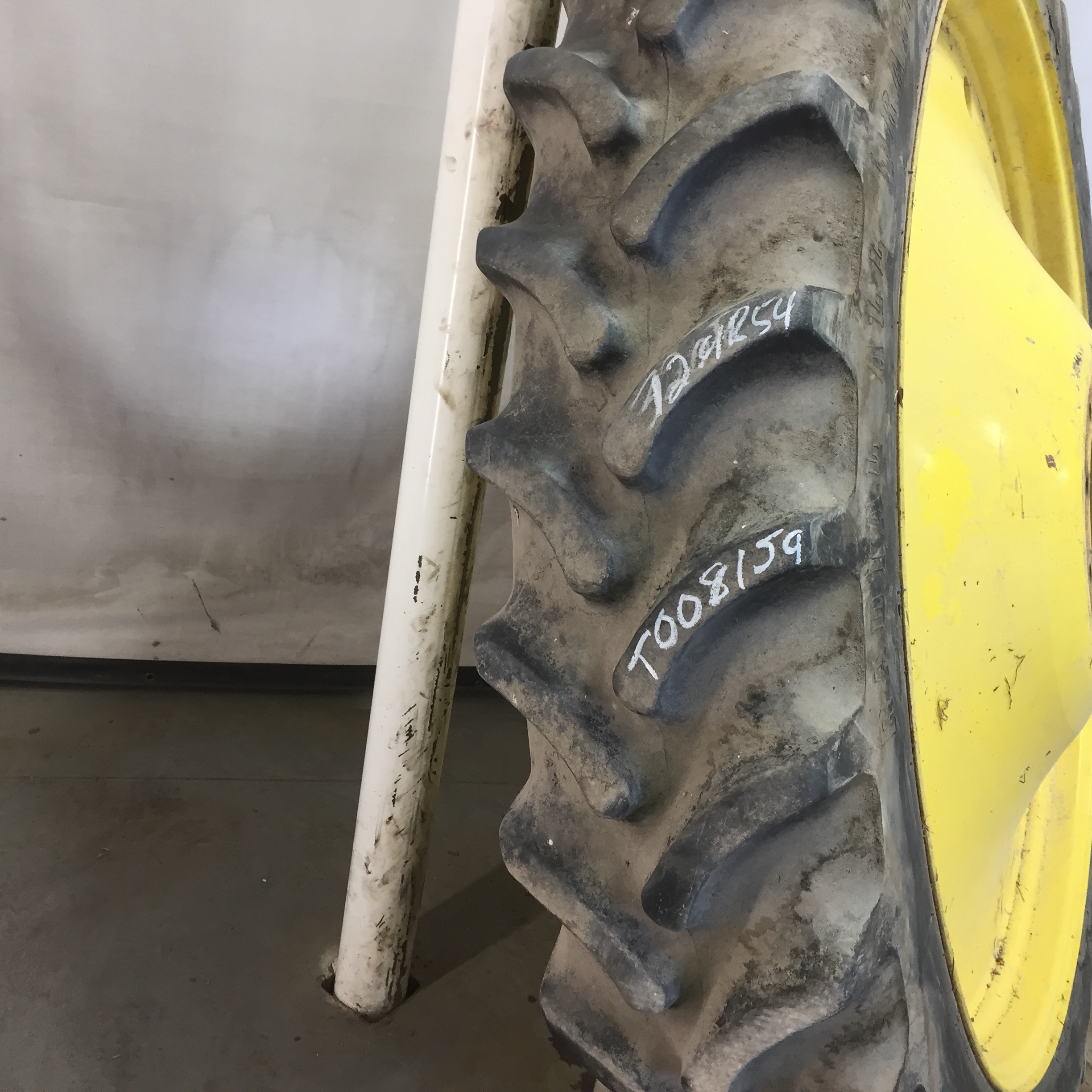 320/90R54 Firestone Radial All Traction DT R-1W Tire RT008159