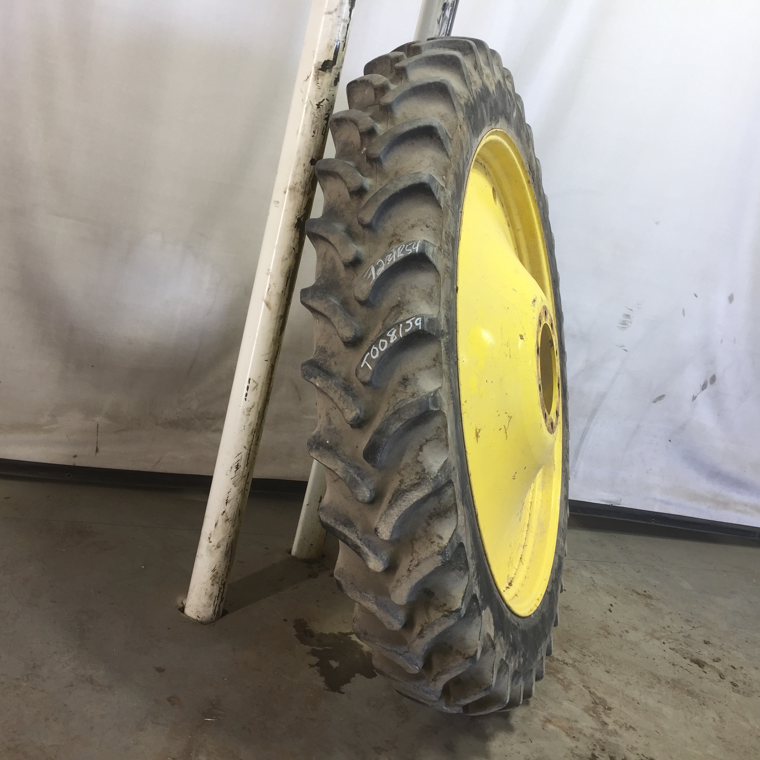 320/90R54 Firestone Radial All Traction DT R-1W Tire RT008159