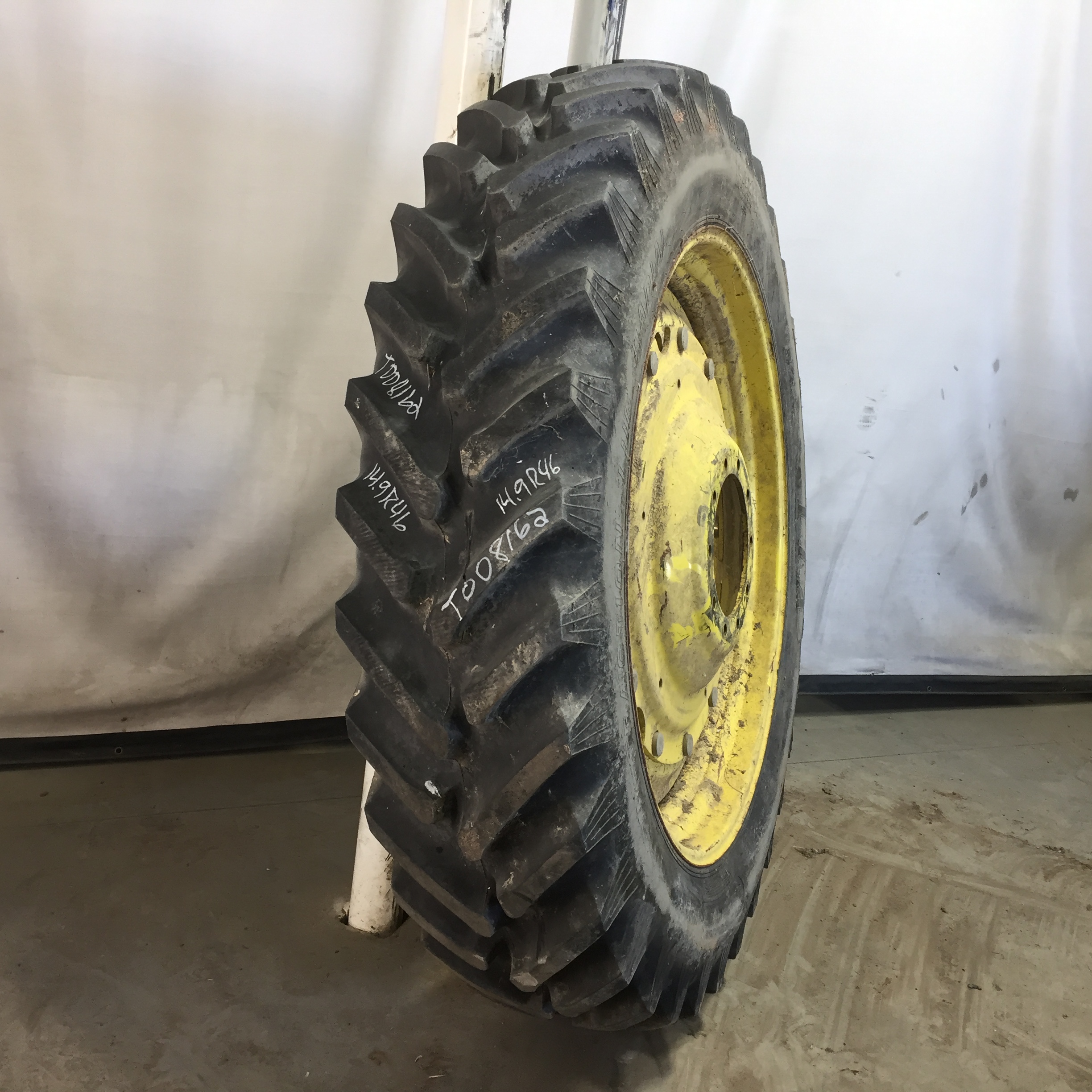 380/90R46 Titan Farm Hi Traction Lug Radial R-1 Tire RT008162