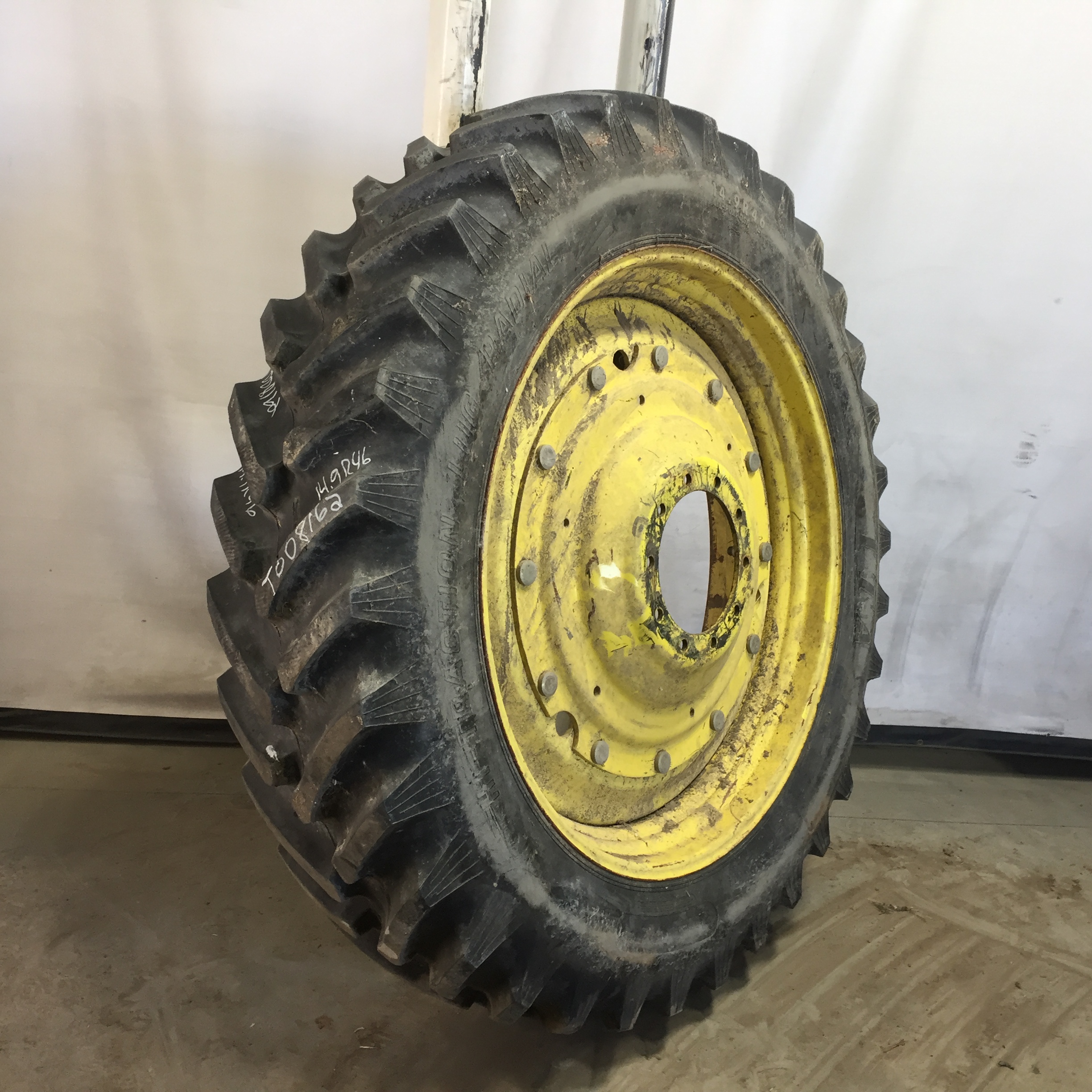 380/90R46 Titan Farm Hi Traction Lug Radial R-1 Tire RT008162