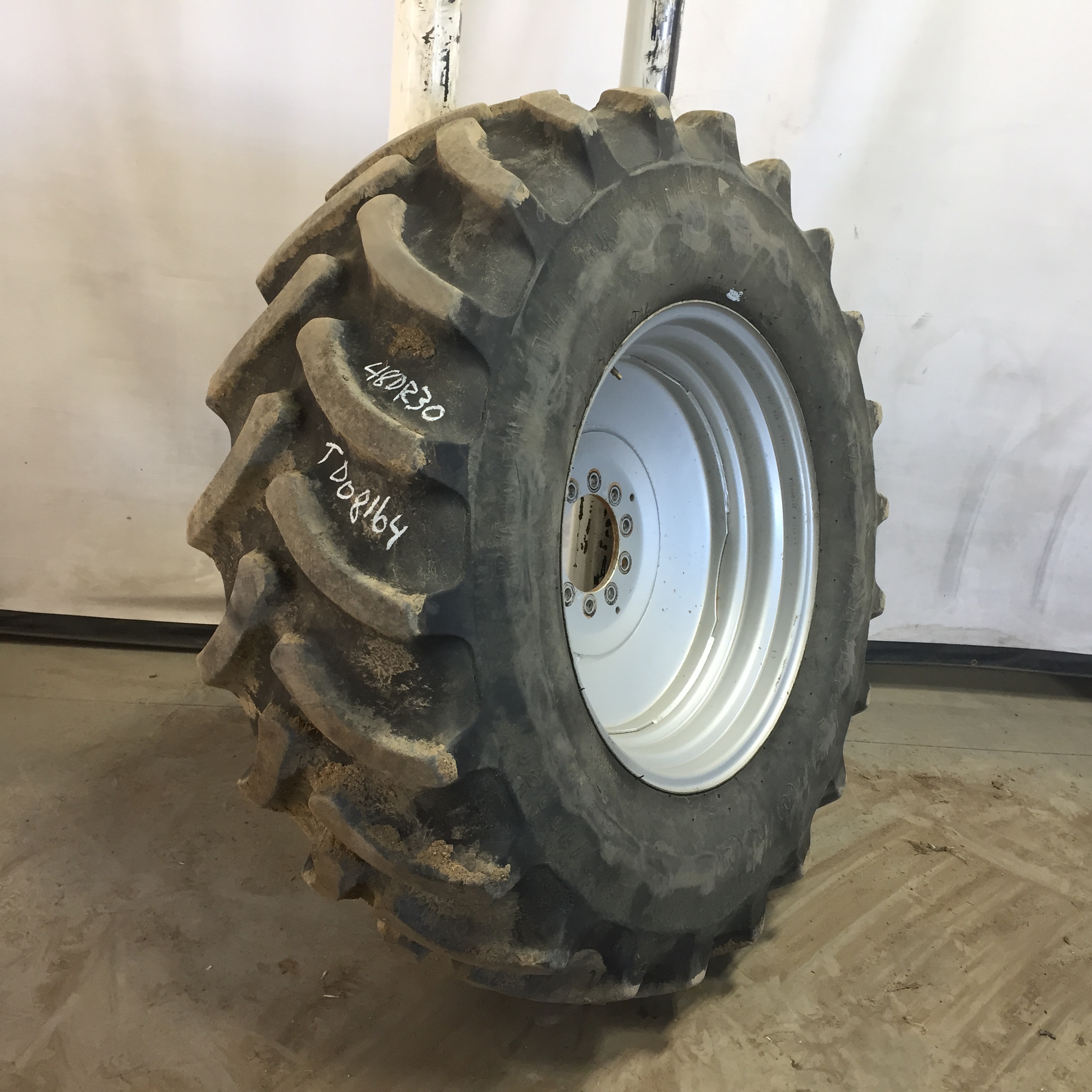 480/70R30 Firestone Radial All Traction DT R-1W Tire-Wheel Assembly T008164