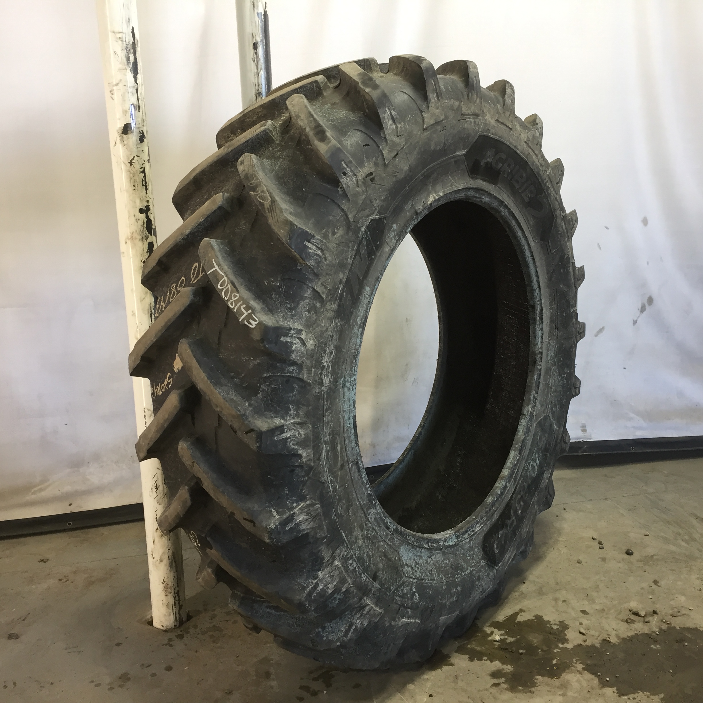 520/85R42 Michelin AgriBib 2 R-1W Tire T008143