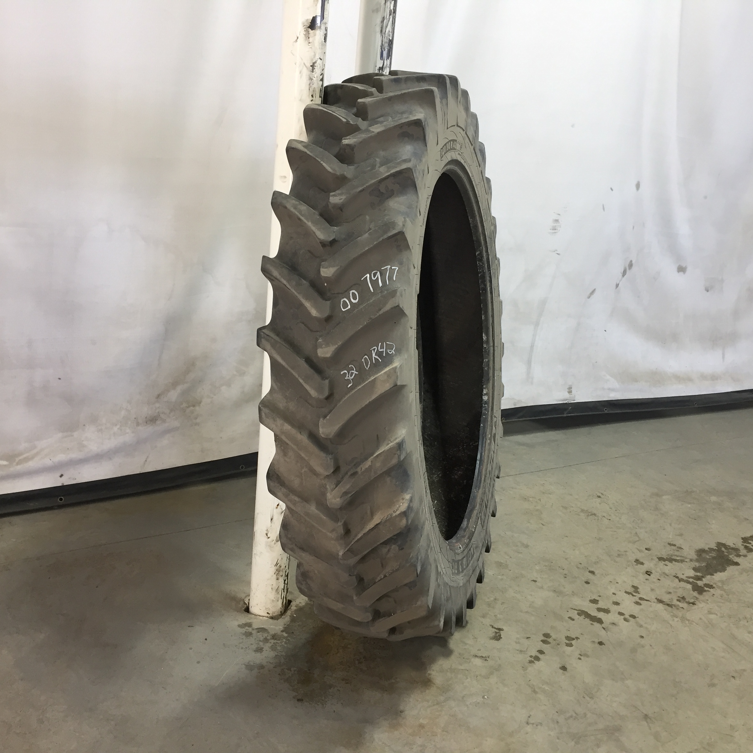 320/90R42 Michelin AgriBib Row Crop R-1W Tire 007977