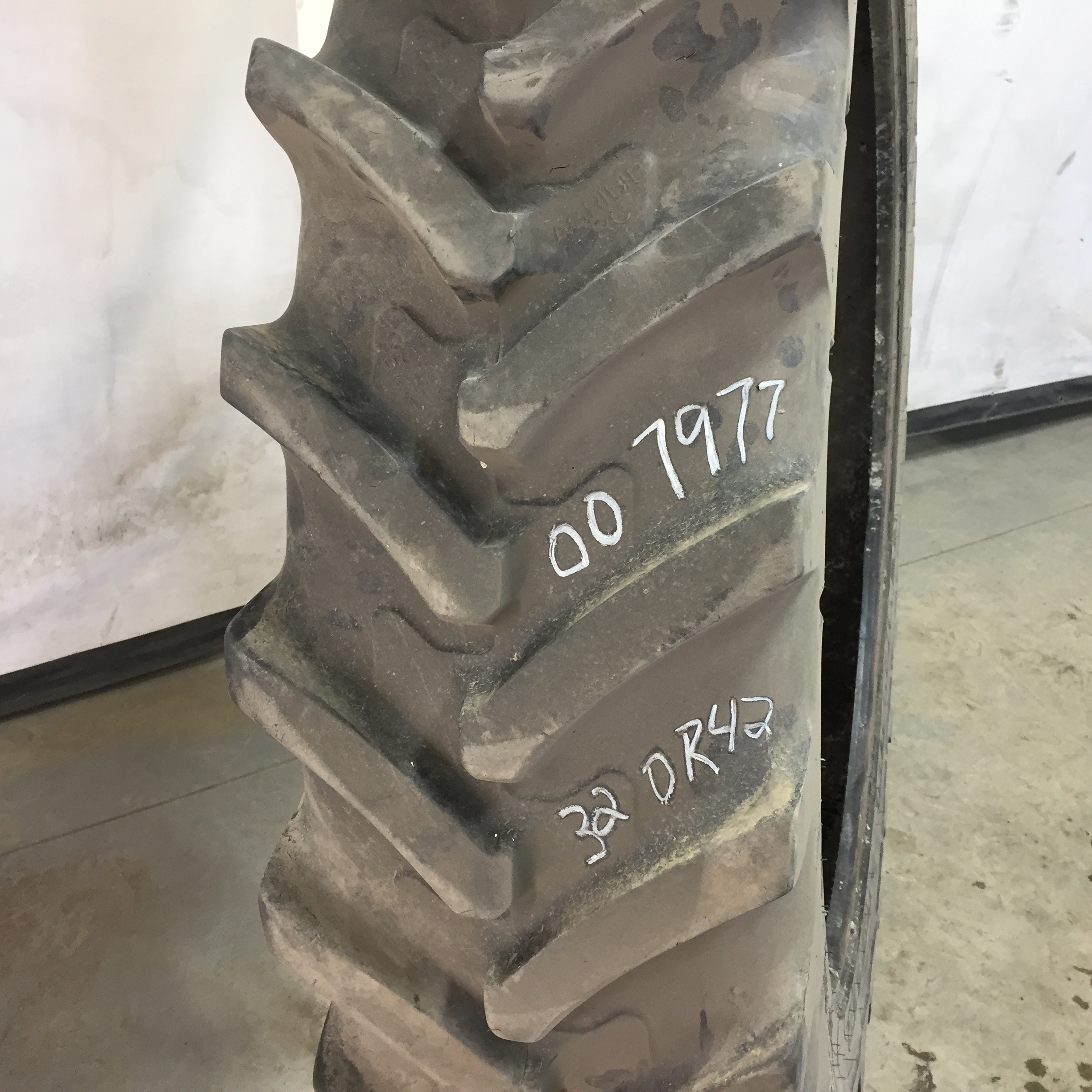 320/90R42 Michelin AgriBib Row Crop R-1W Tire 007977