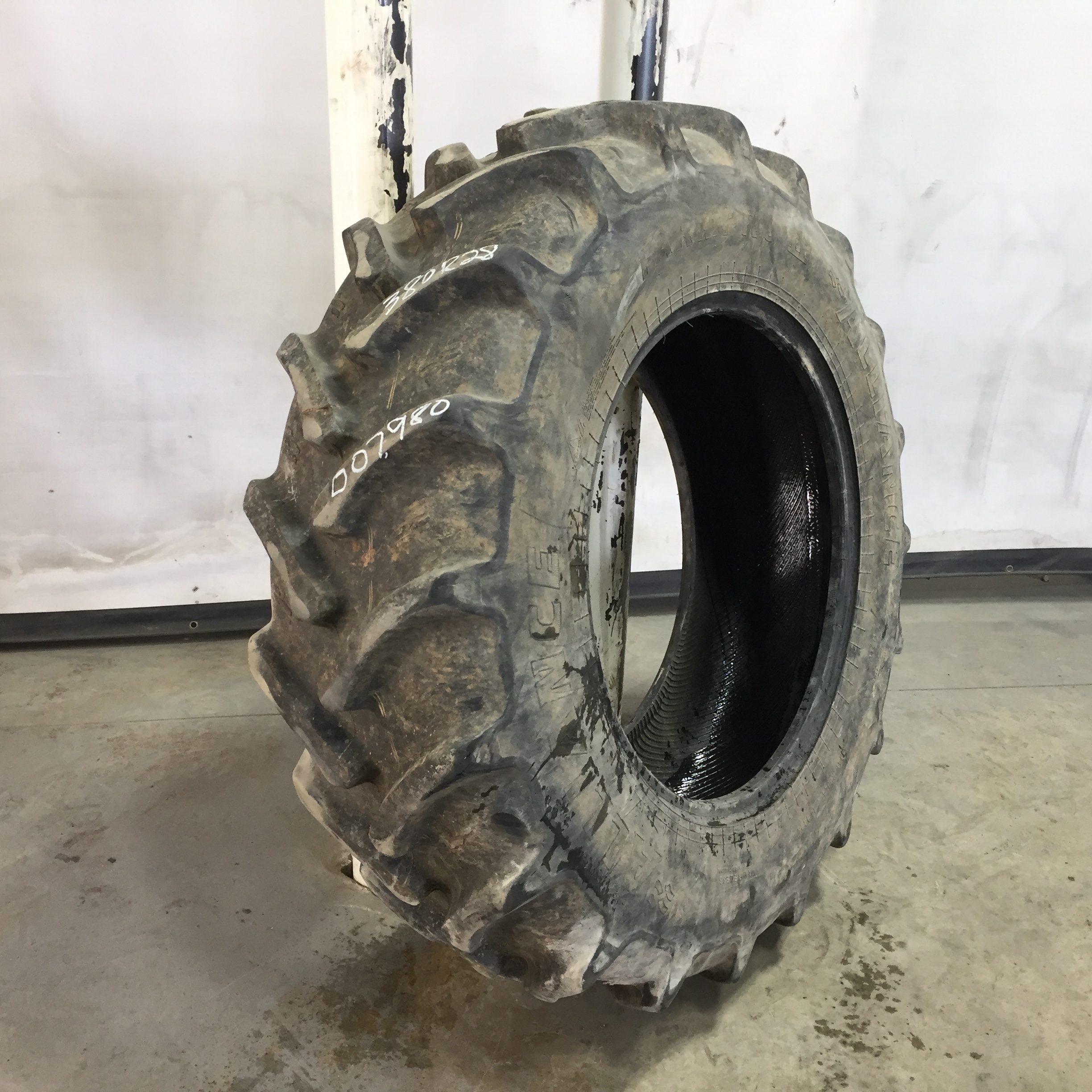 380/85R28 Alliance 846 Farm Pro II 85 Series R-1W Tire 00780