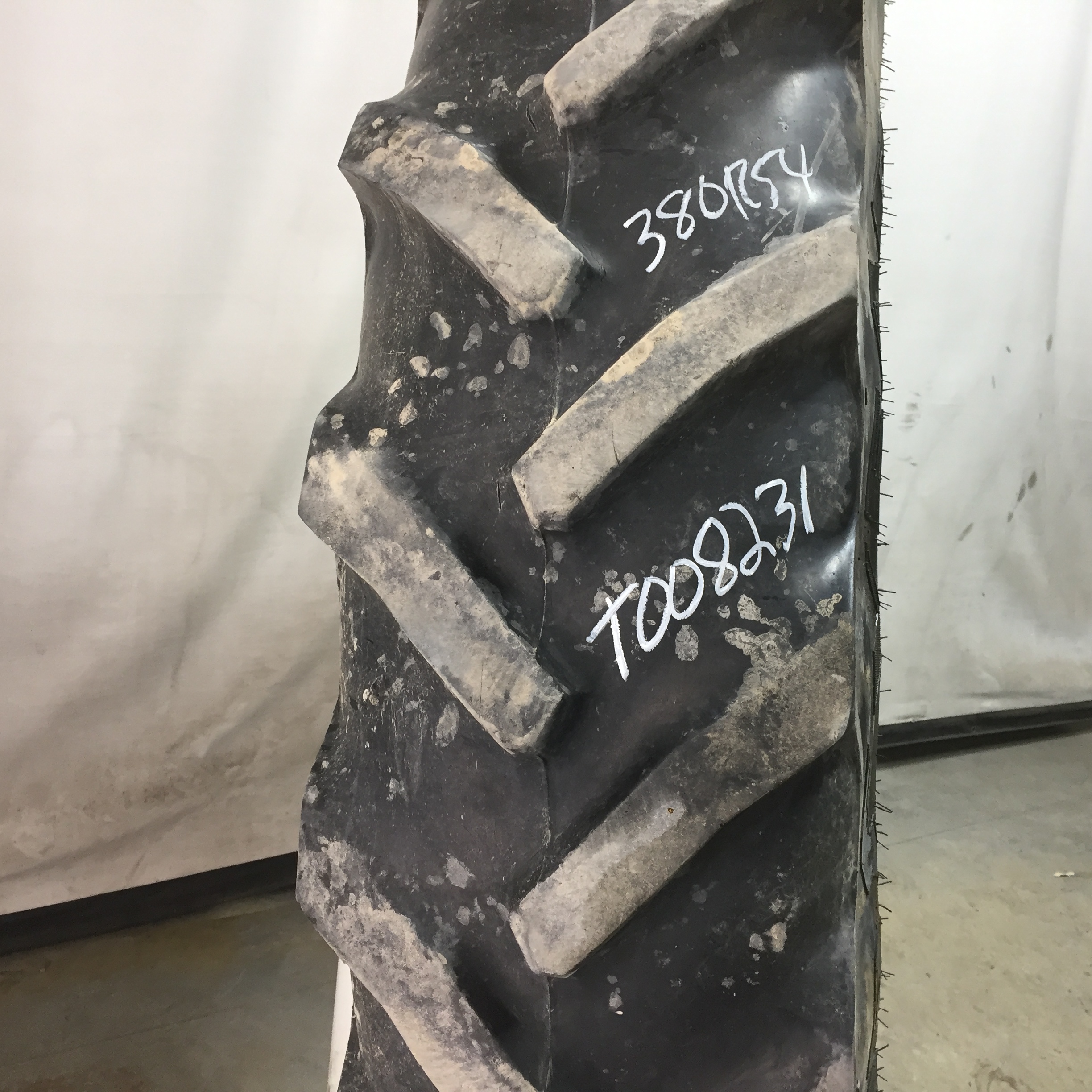 380/90R54 Goodyear Farm DT800 Super Traction R-1W Tire RT008231