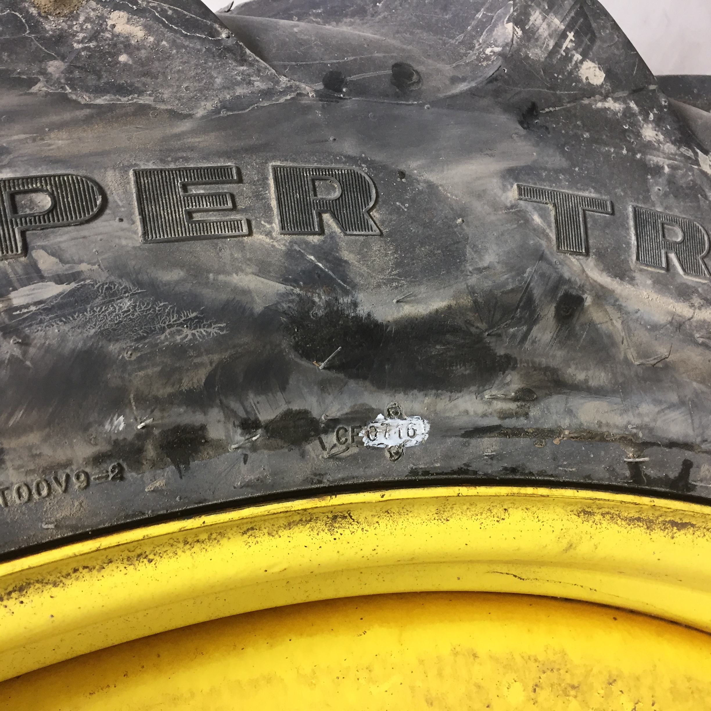 380/90R54 Goodyear Farm DT800 Super Traction R-1W Tire-Wheel Assembly T008231