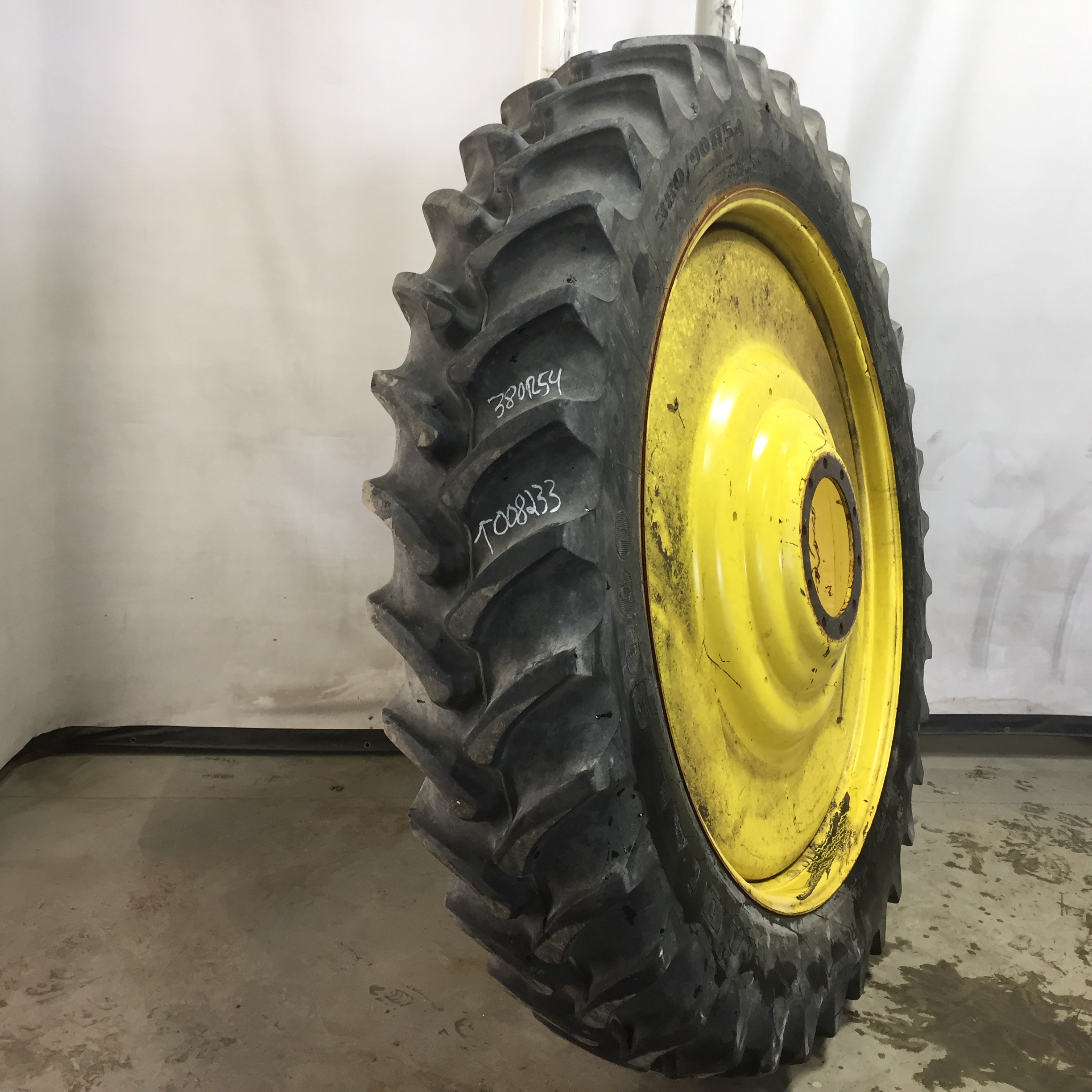 380/90R54 Firestone Radial 9000 R-1W Tire RT008233