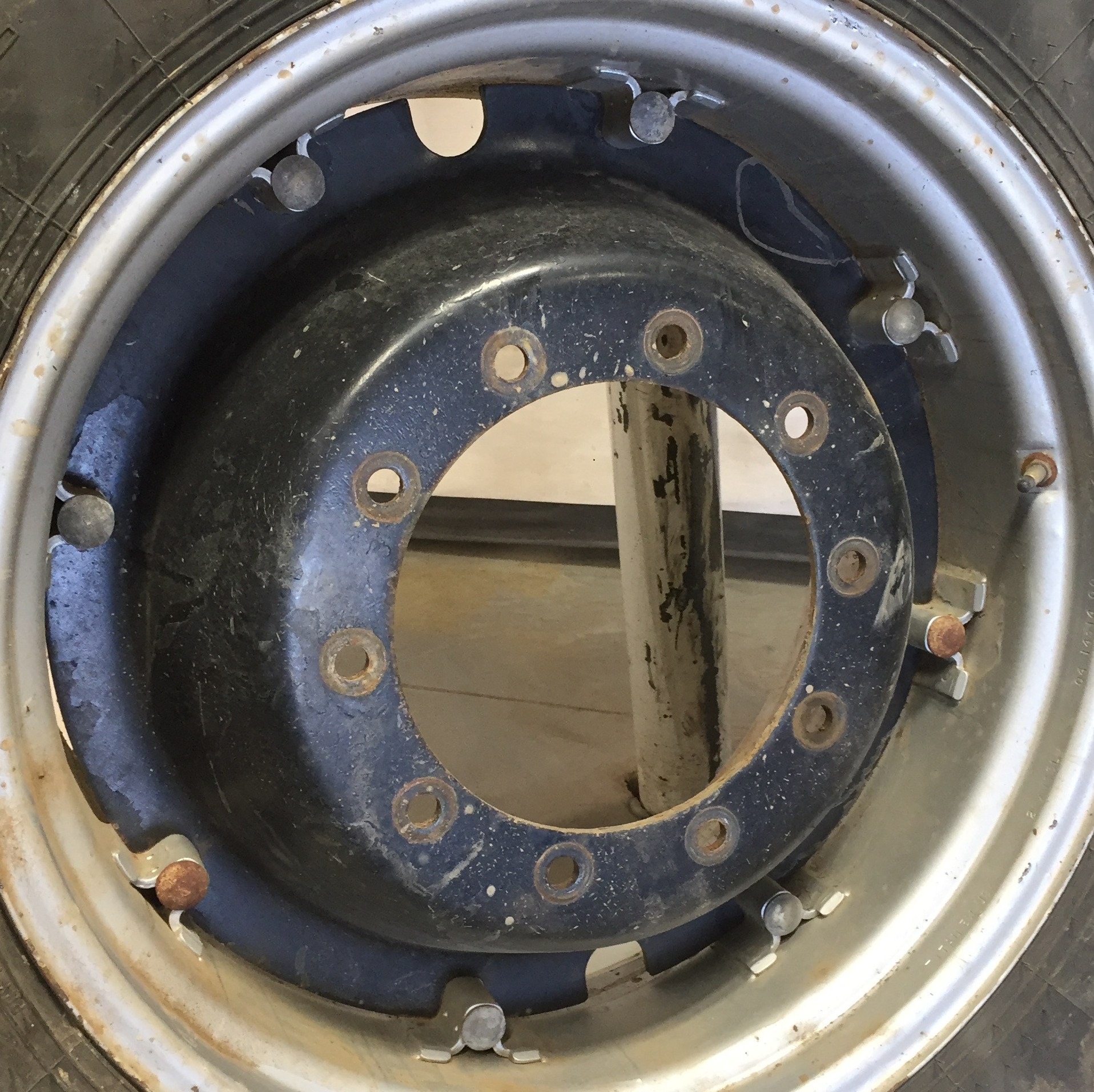 Rim with Clamp/Loop Style WT008223