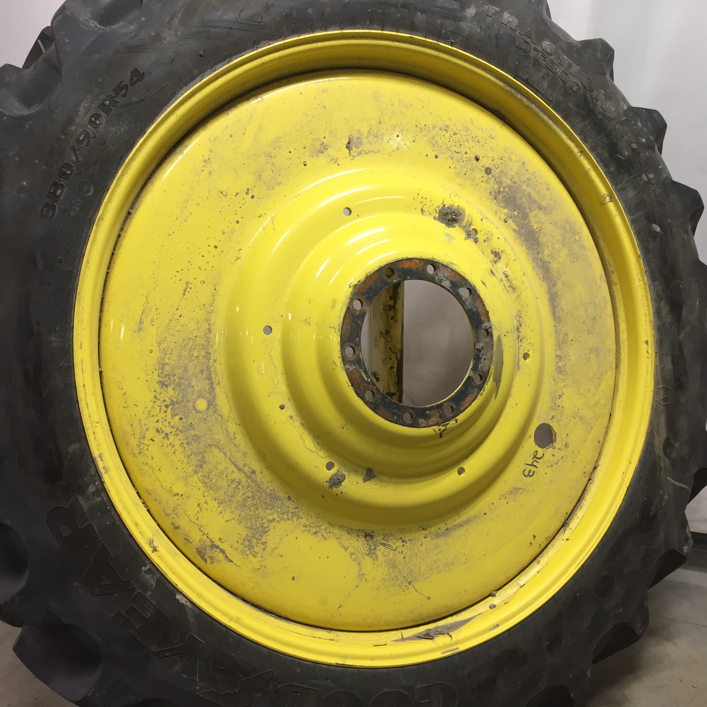 380/90R54 Goodyear Farm DT800 Super Traction R-1W Tire-Wheel Assembly T008226