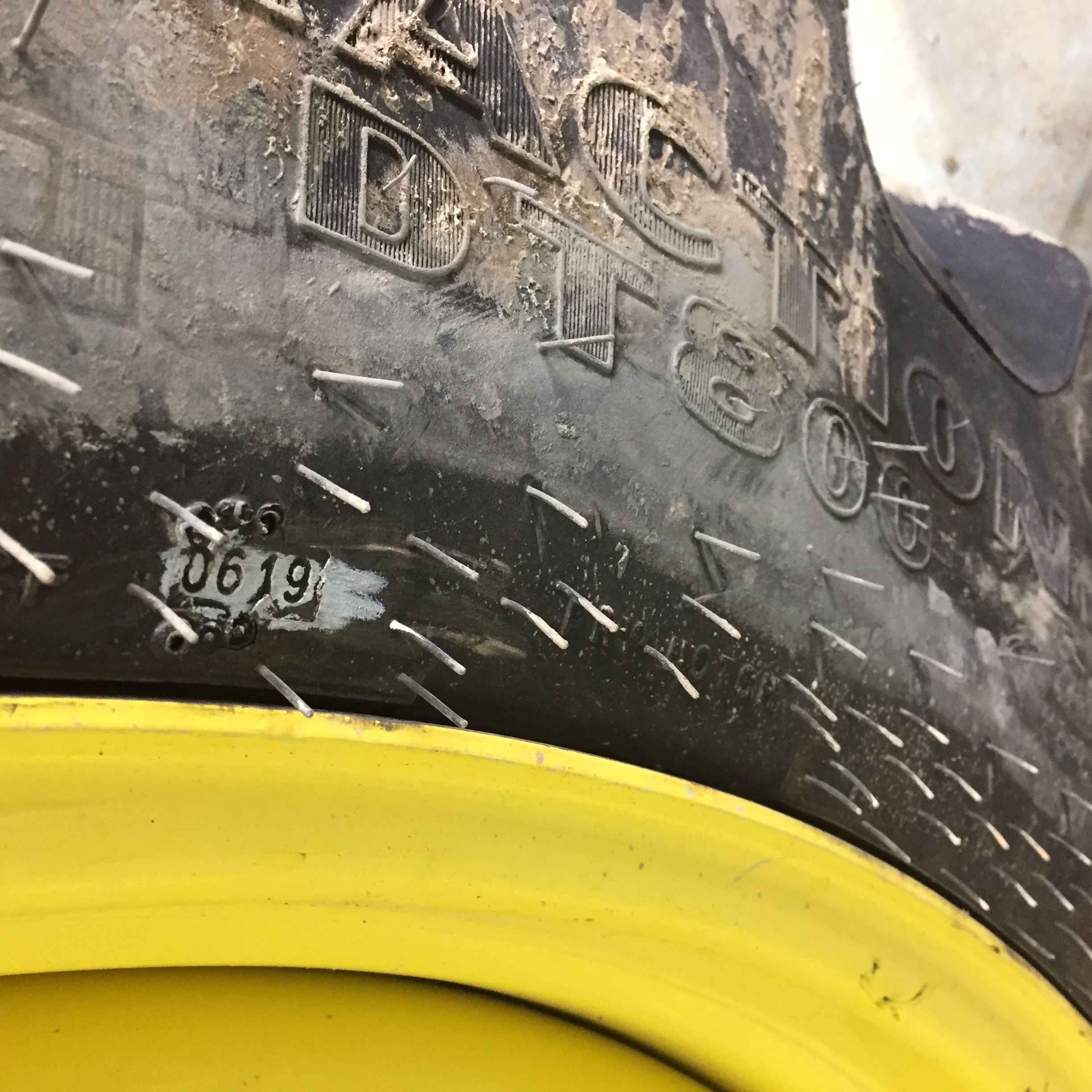 380/90R54 Goodyear Farm DT800 Super Traction R-1W Tire RT008228