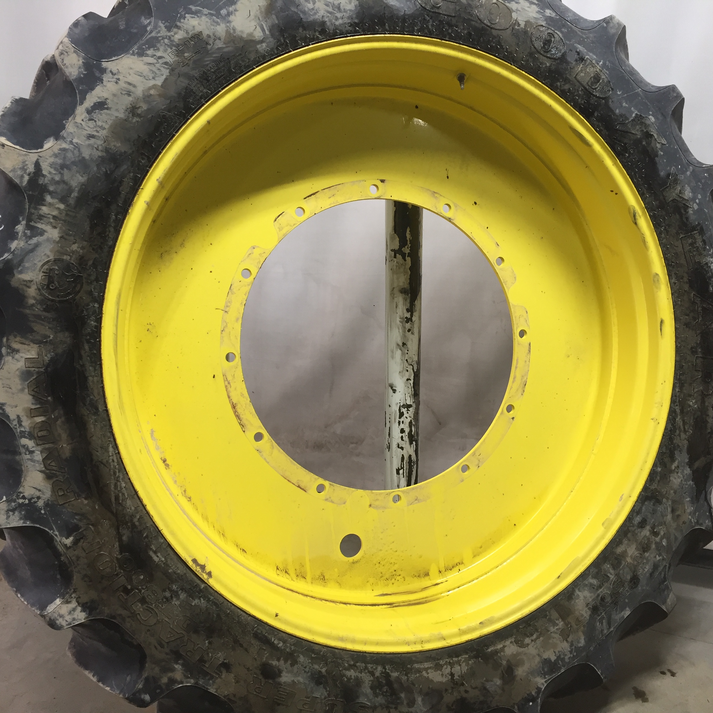 380/90R54 Goodyear Farm DT800 Super Traction R-1W Tire-Wheel Assembly T008228