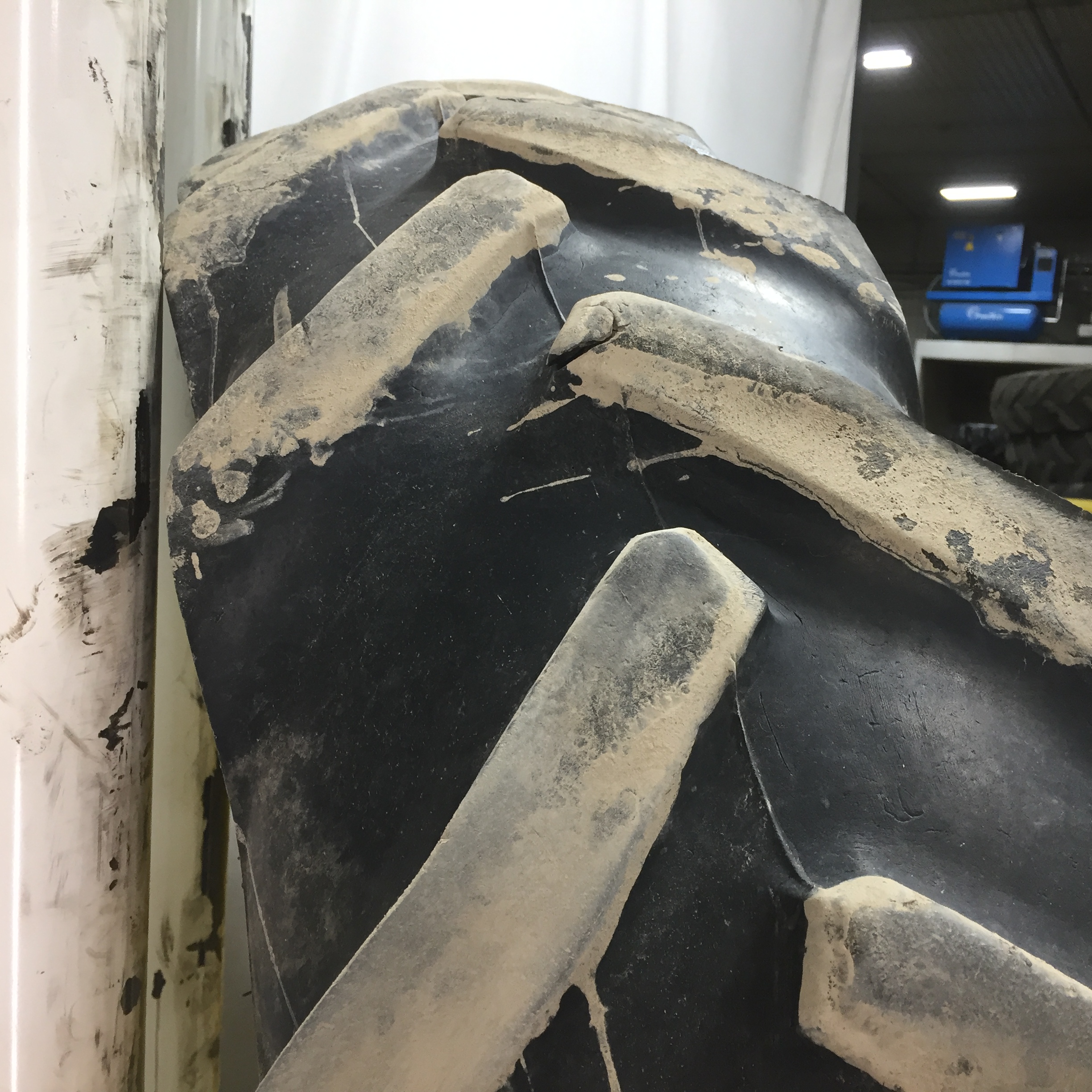 380/90R54 Goodyear Farm DT800 Super Traction R-1W Tire RT008229