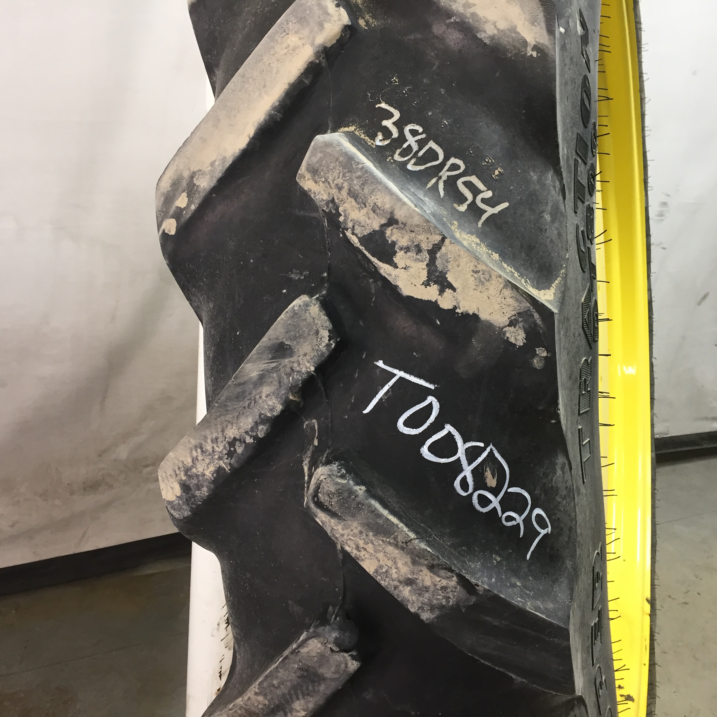 380/90R54 Goodyear Farm DT800 Super Traction R-1W Tire RT008229