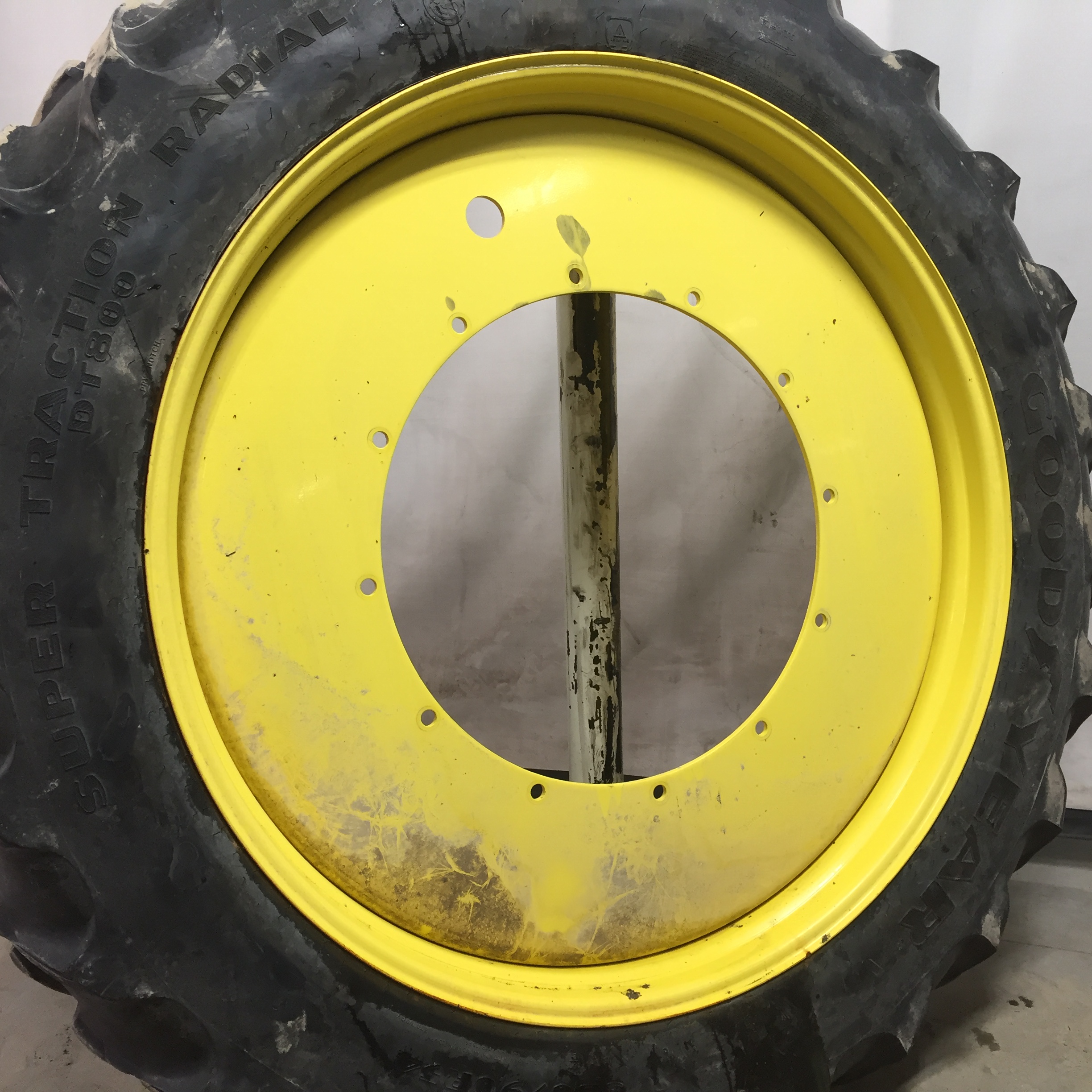 380/90R54 Goodyear Farm DT800 Super Traction R-1W Tire-Wheel Assembly T008229