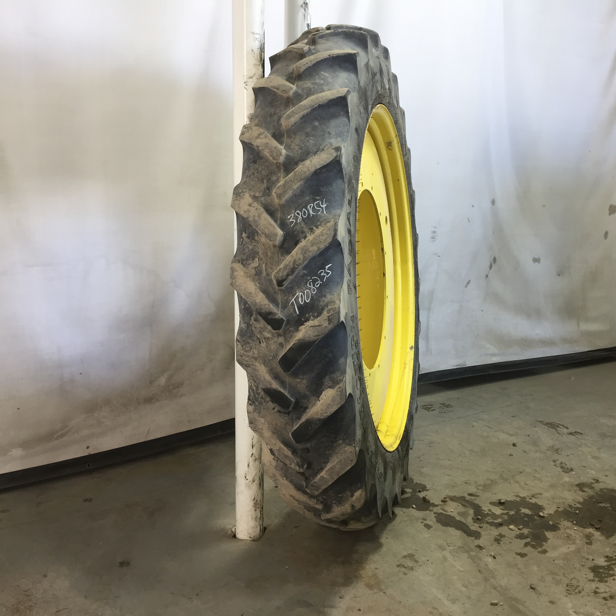 380/90R54 Goodyear Farm DT800 Super Traction R-1W Tire-Wheel Assembly T008235