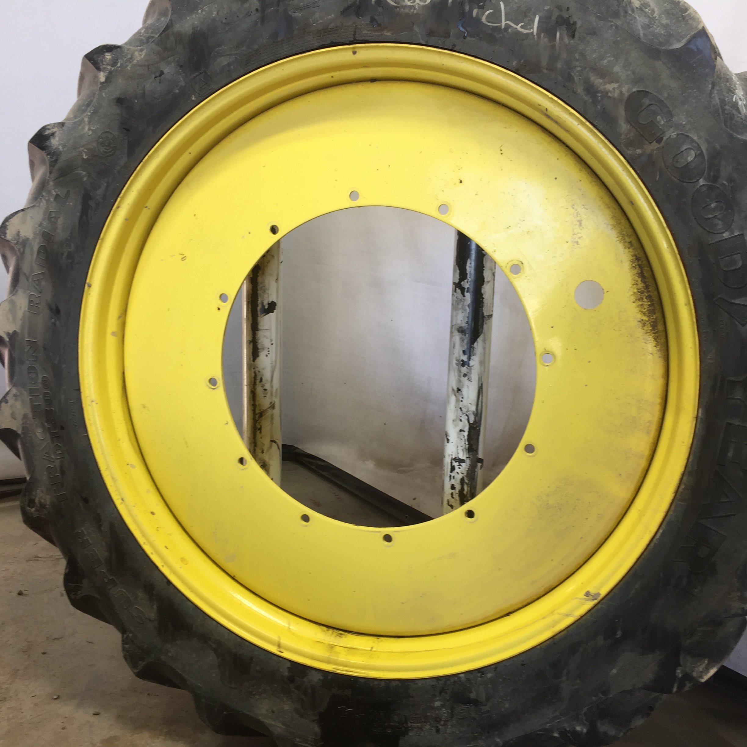 380/90R54 Goodyear Farm DT800 Super Traction R-1W Tire-Wheel Assembly T008235