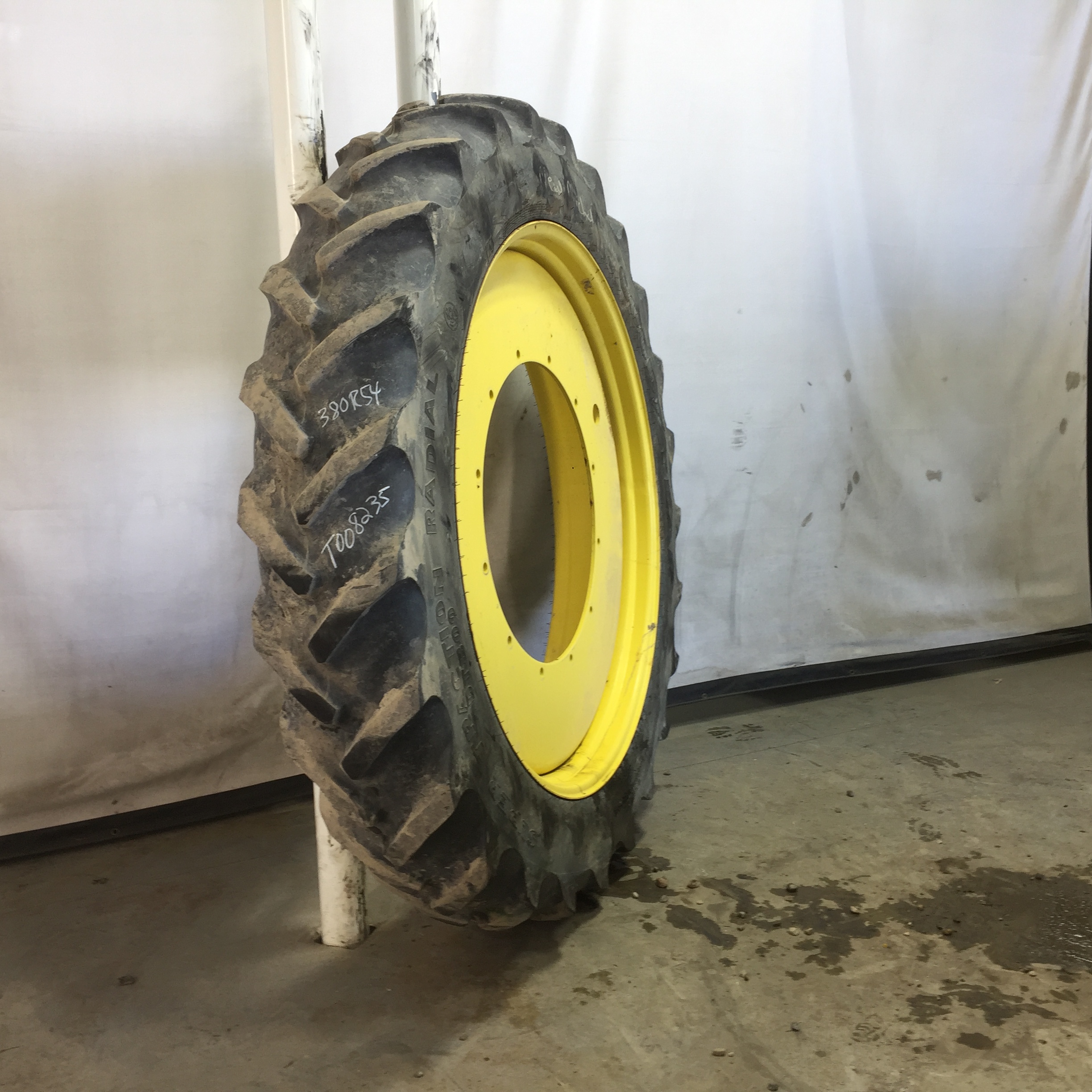 380/90R54 Goodyear Farm DT800 Super Traction R-1W Tire-Wheel Assembly T008235