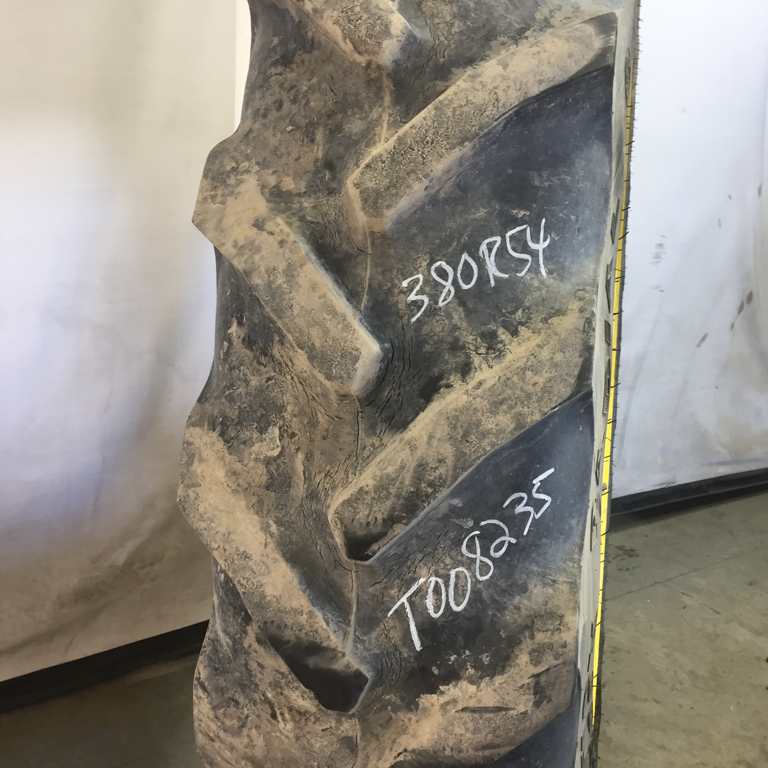 380/90R54 Goodyear Farm DT800 Super Traction R-1W Tire-Wheel Assembly T008235