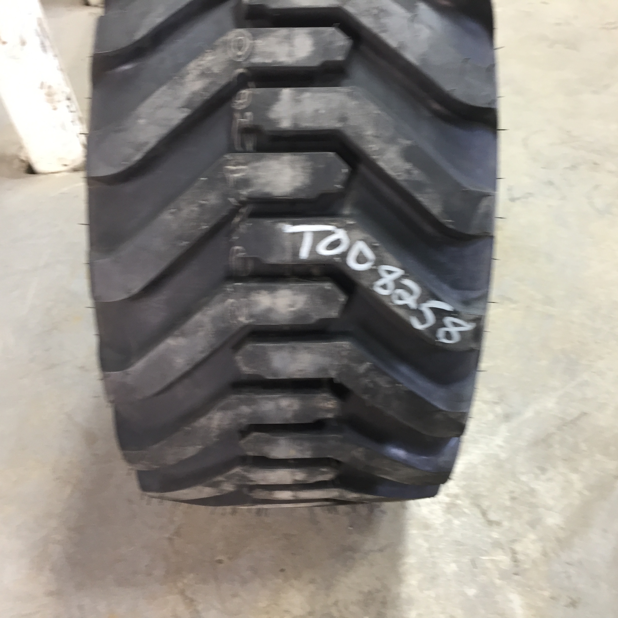 26/12.00-12 Tiron Industrial Lug R-4 Tire T008258