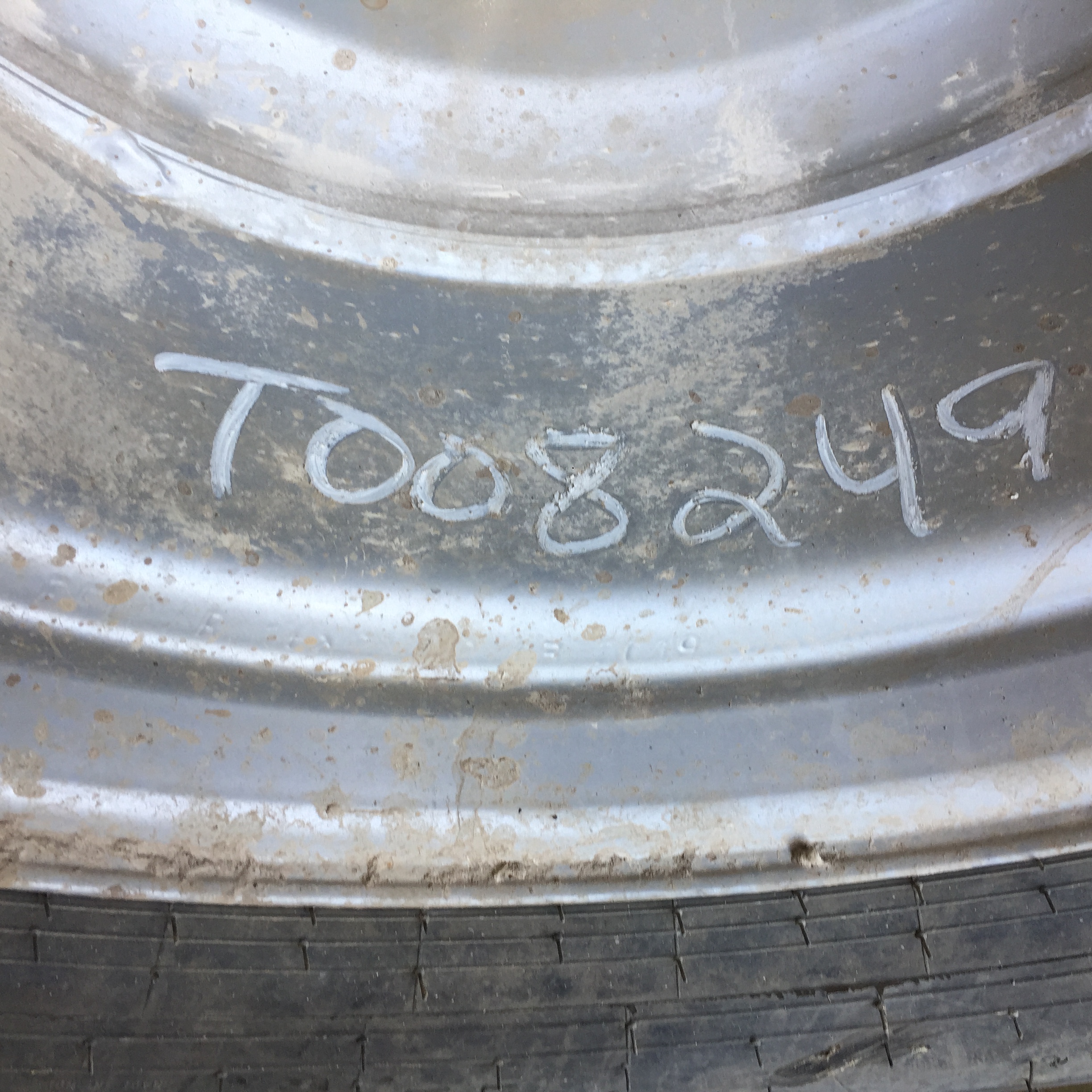 22.5''D x 16''W Hub Pilot Wheel T008249