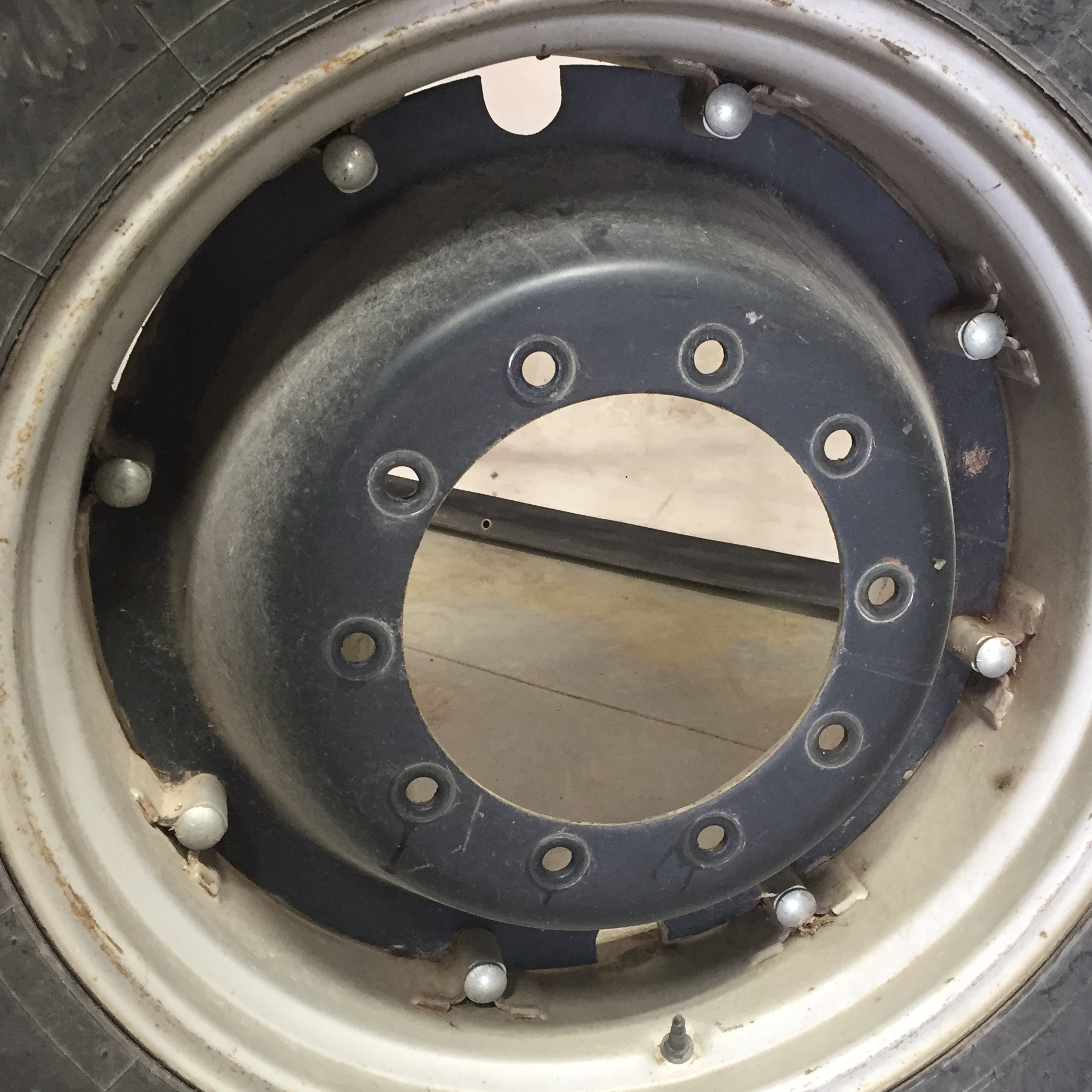 28'' Rim with Clamp/Loop Style Rim Center WT008252CTR