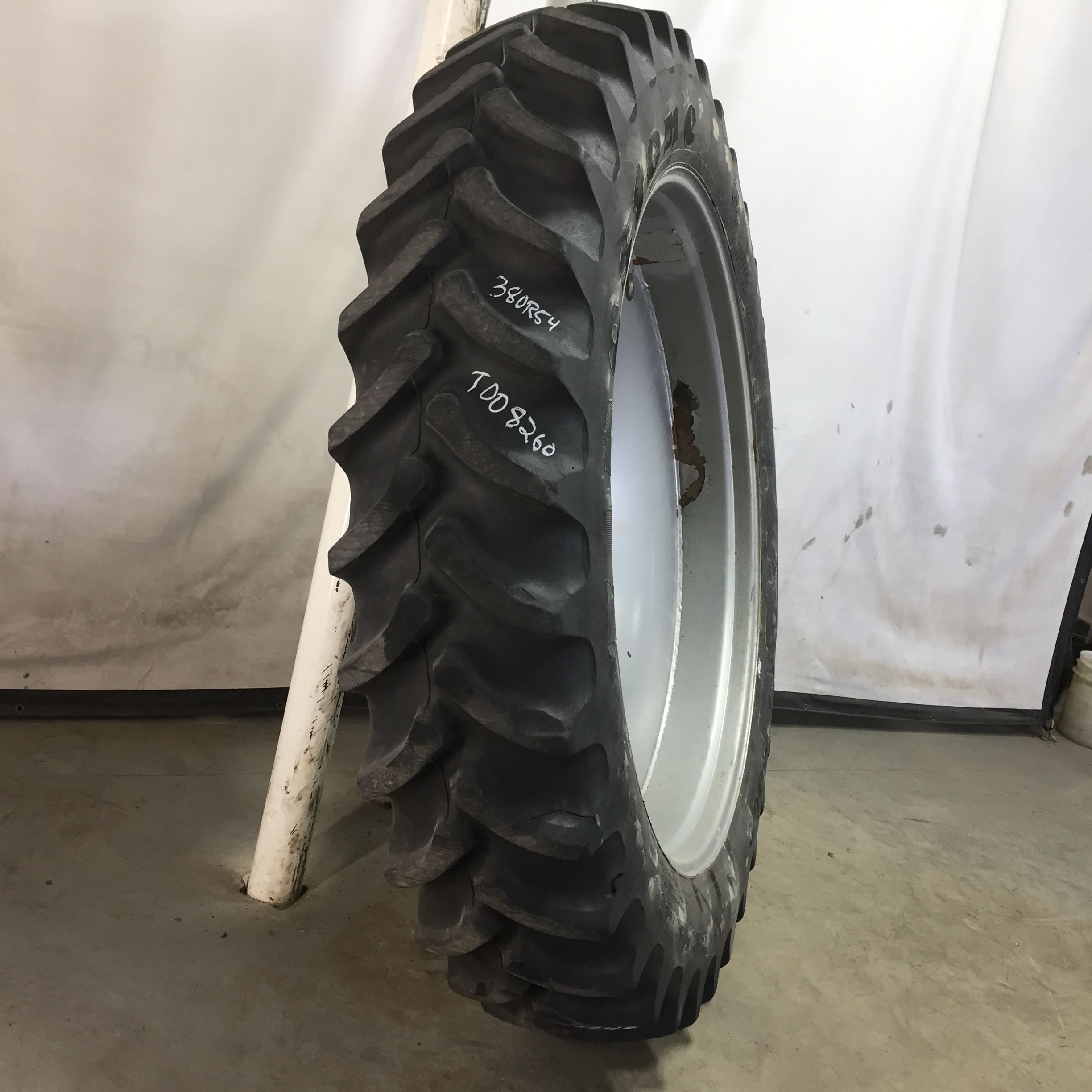 380/90R54 Firestone Radial 9000 R-1W Tire RT008260