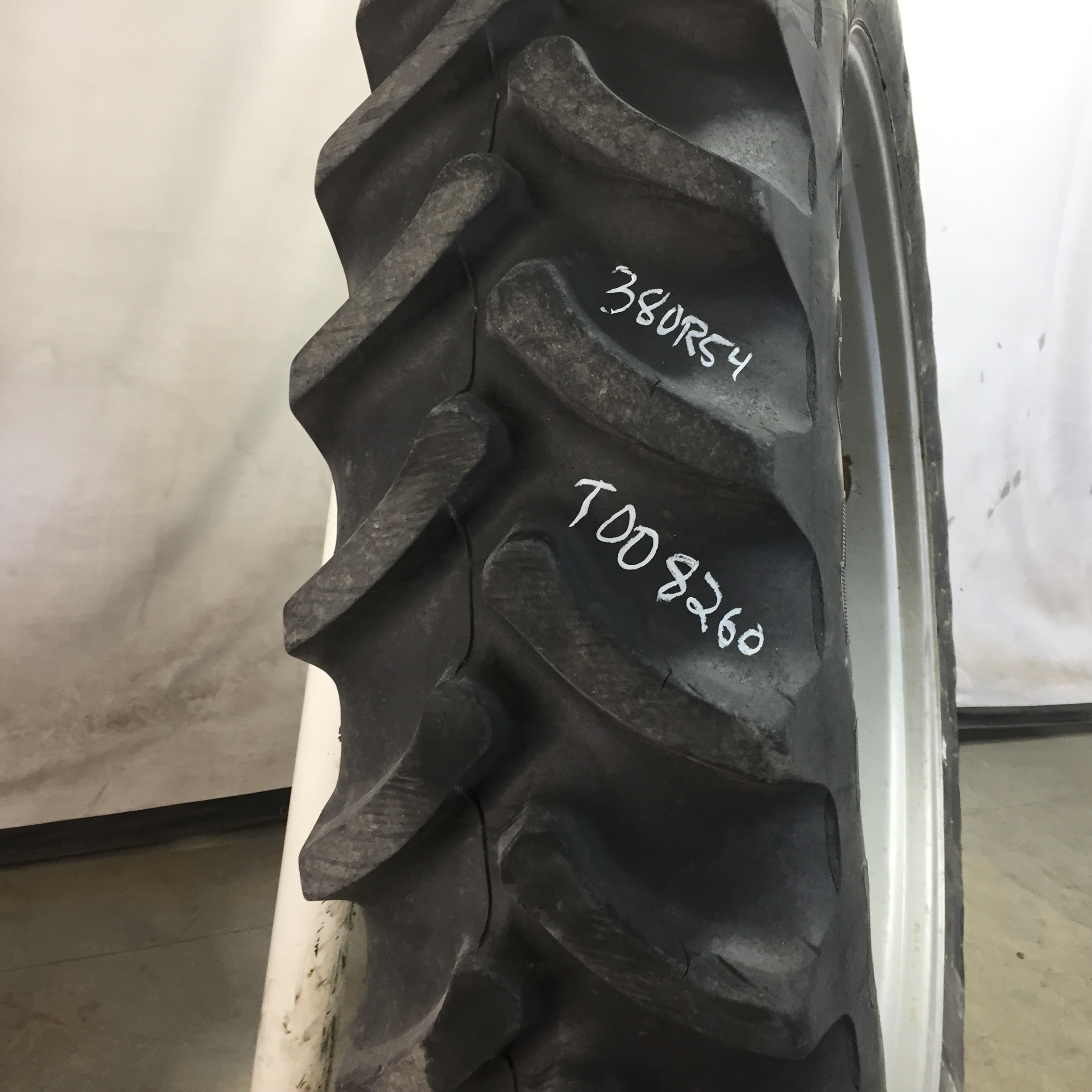 380/90R54 Firestone Radial 9000 R-1W Tire RT008260