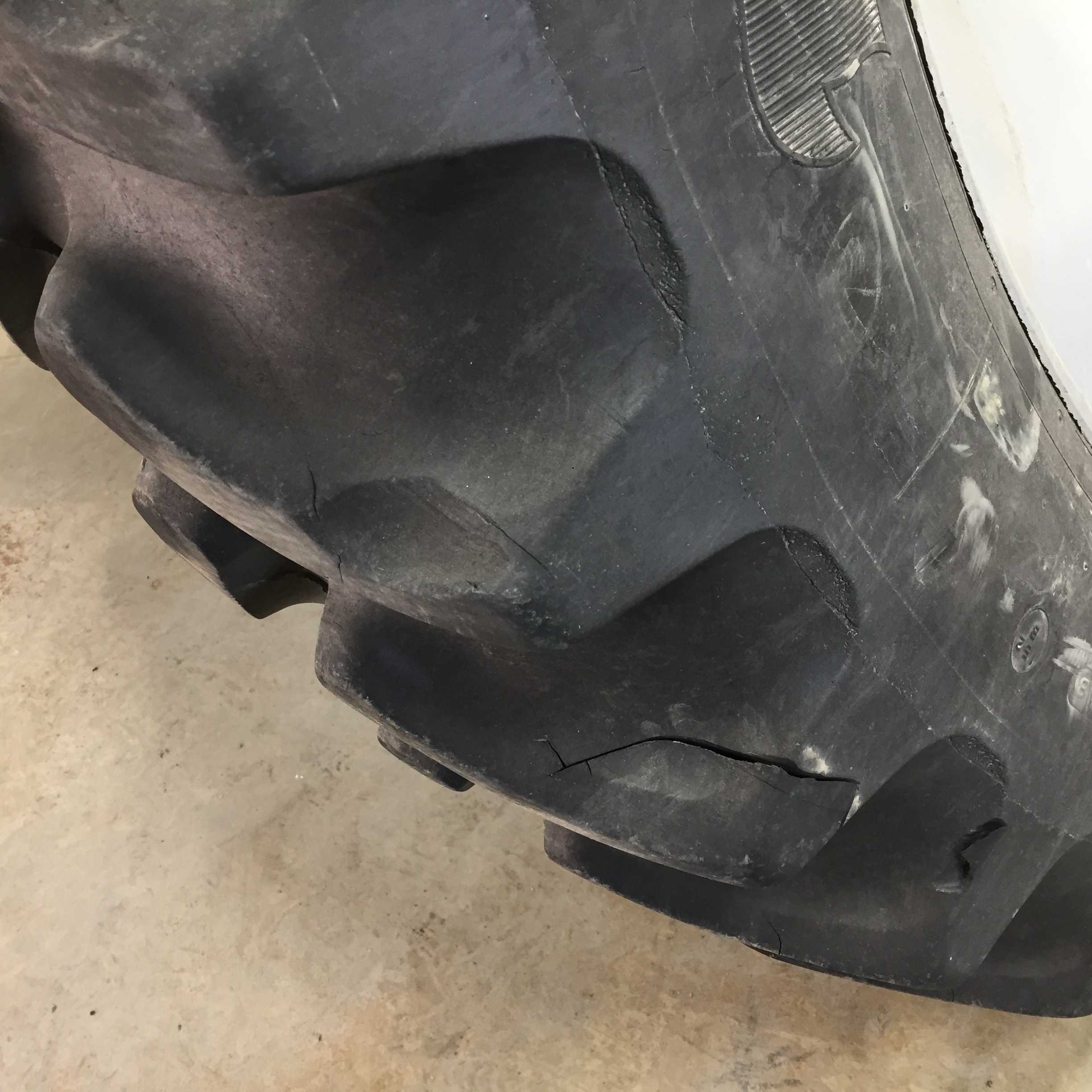 380/90R54 Firestone Radial 9000 R-1W Tire RT008260