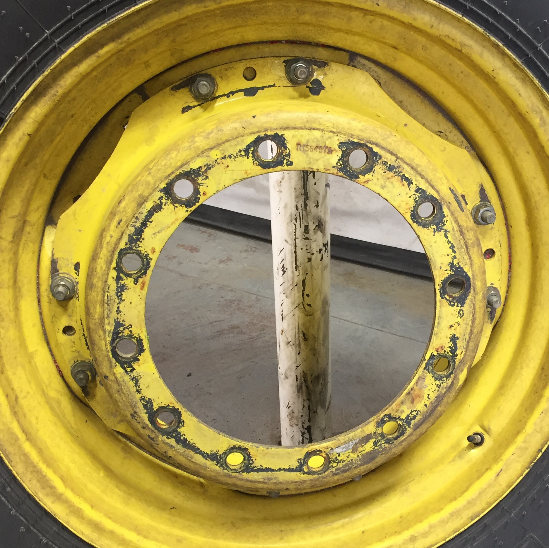 28''-30'' Waffle Wheel (Groups of 2 bolts) Rim Center WT008263CTR