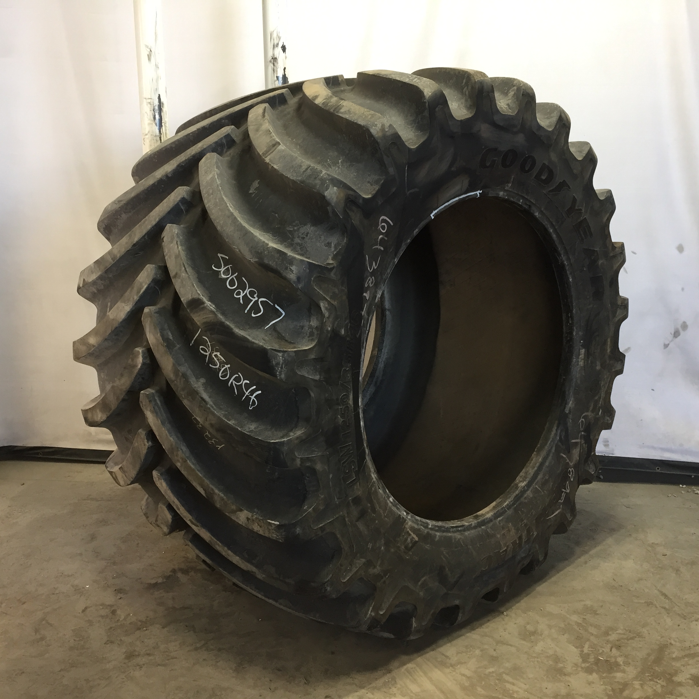 1250/35R46 Goodyear Farm DT830 Optitrac R-1W Tire S002957