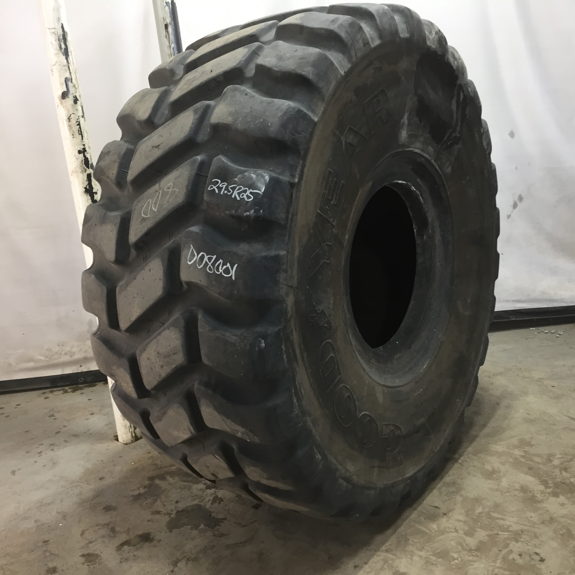 29.5/R25 Goodyear Farm TL3A+ E-3/G-3/L-3 Tire 008001