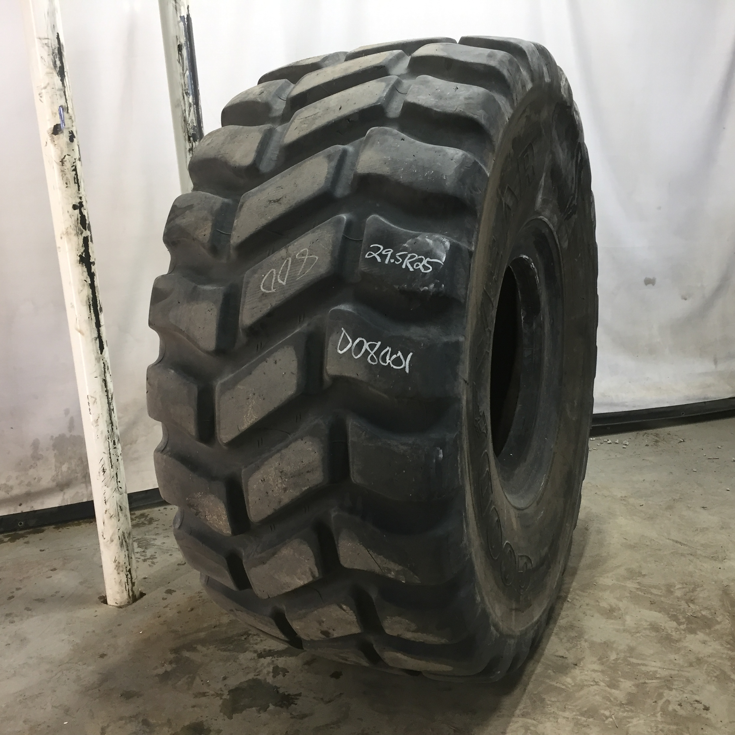 29.5/R25 Goodyear Farm TL3A+ E-3/G-3/L-3 Tire 008001